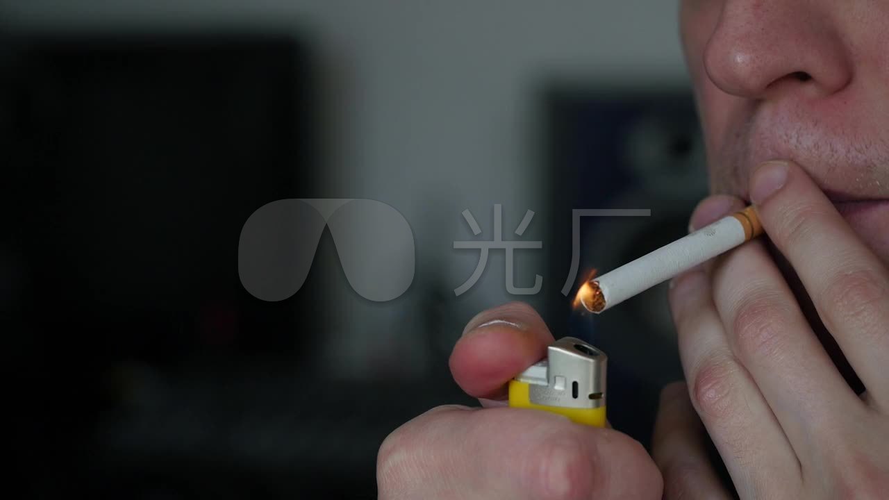 点烟吸烟抽烟动作表情特写镜头_1280x720_高清视频(:)