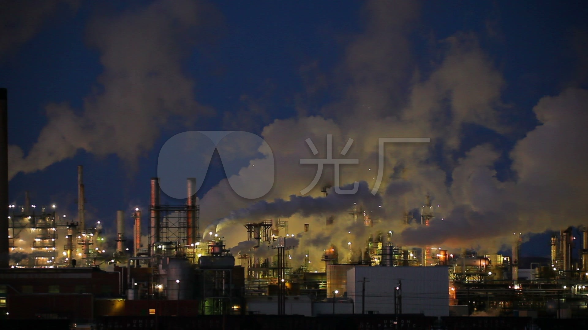 工厂污染浓烟