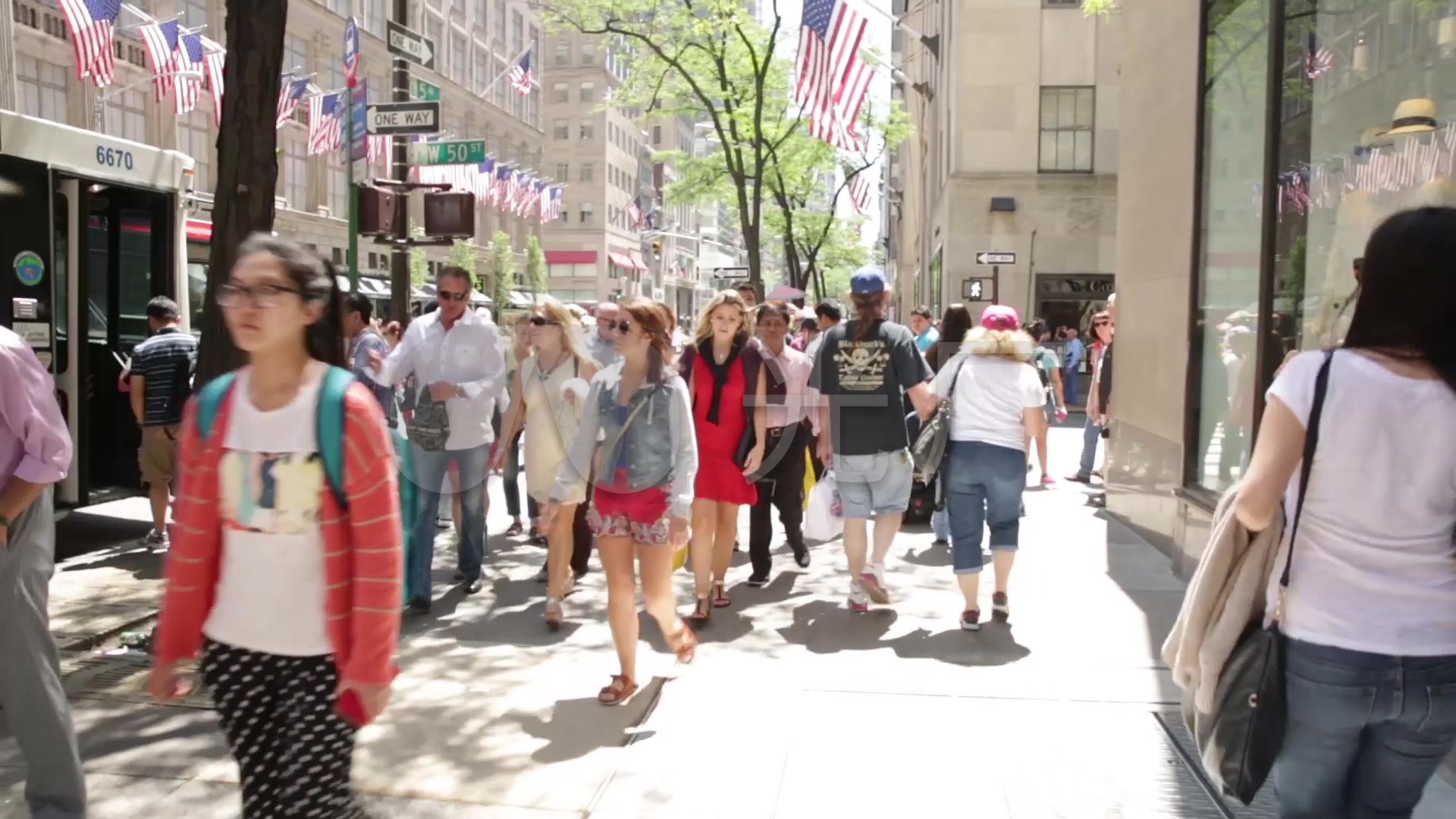 视频素材 实拍视频 景观人文 美国街头风景人群人流  来自视频原始