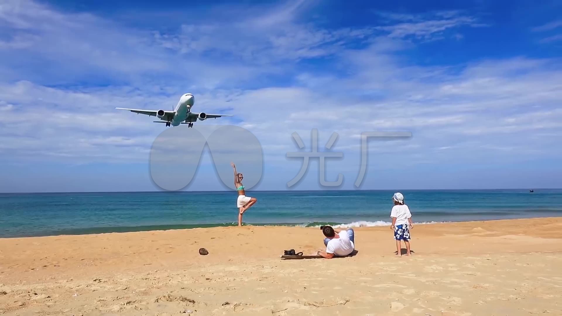 【高清】泰国普吉岛麦考海滩海边机场飞机起_