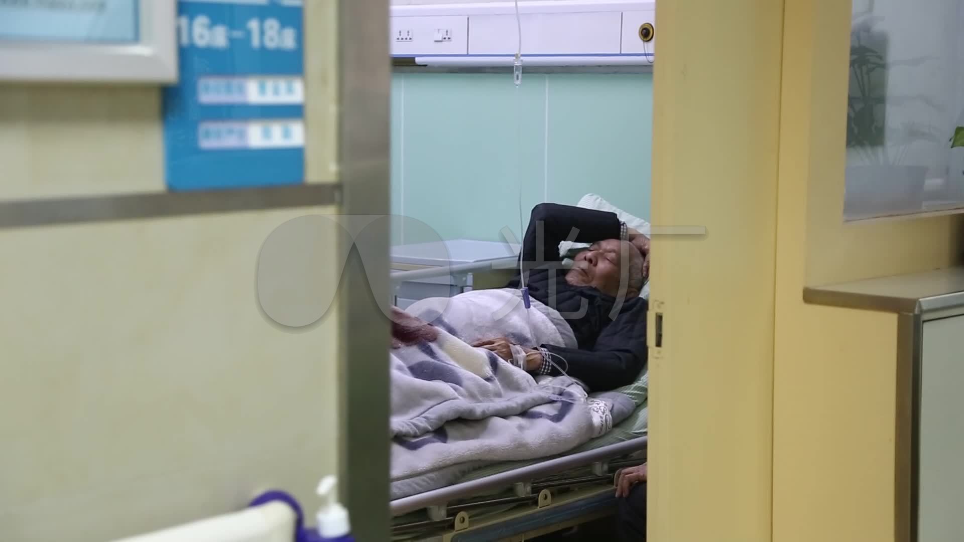 视频素材 实拍视频 医疗教育 老人住院医疗  来自视频原始文件或预览