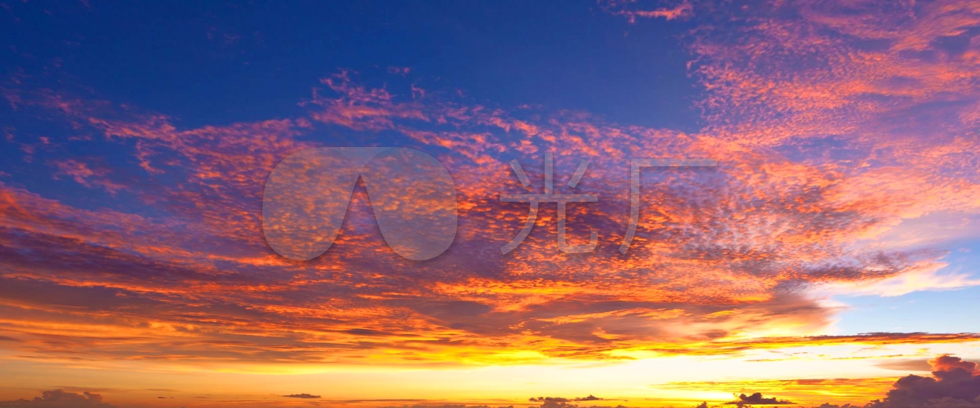 朝霞晚霞夕阳天空火烧云_1920x800_高清视频素材下载