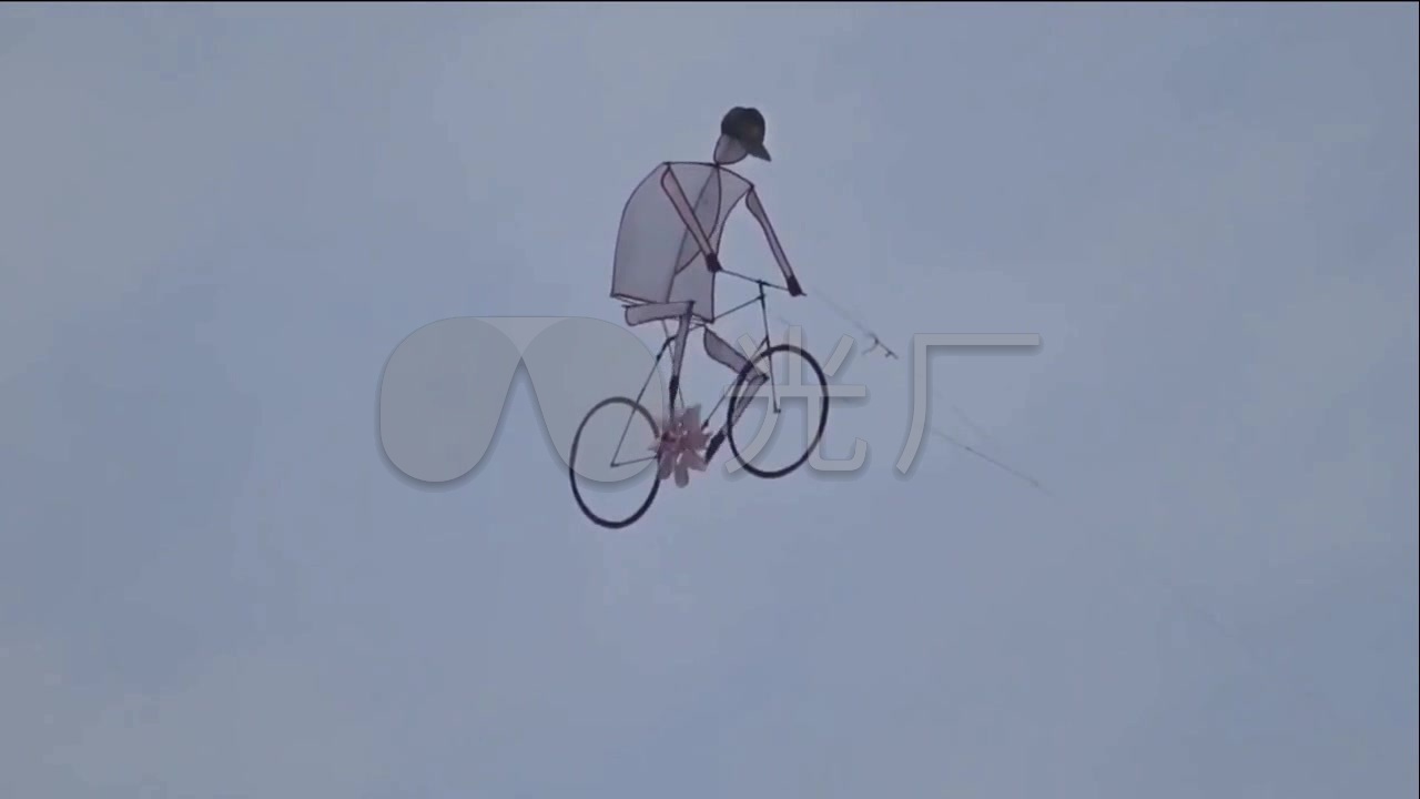 搞笑视频动感人骑自行车风筝_1280X720_高清