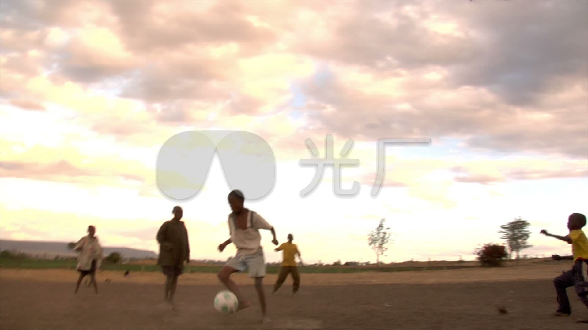 非洲孩子踢足球8_1920X1080_高清视频素材下