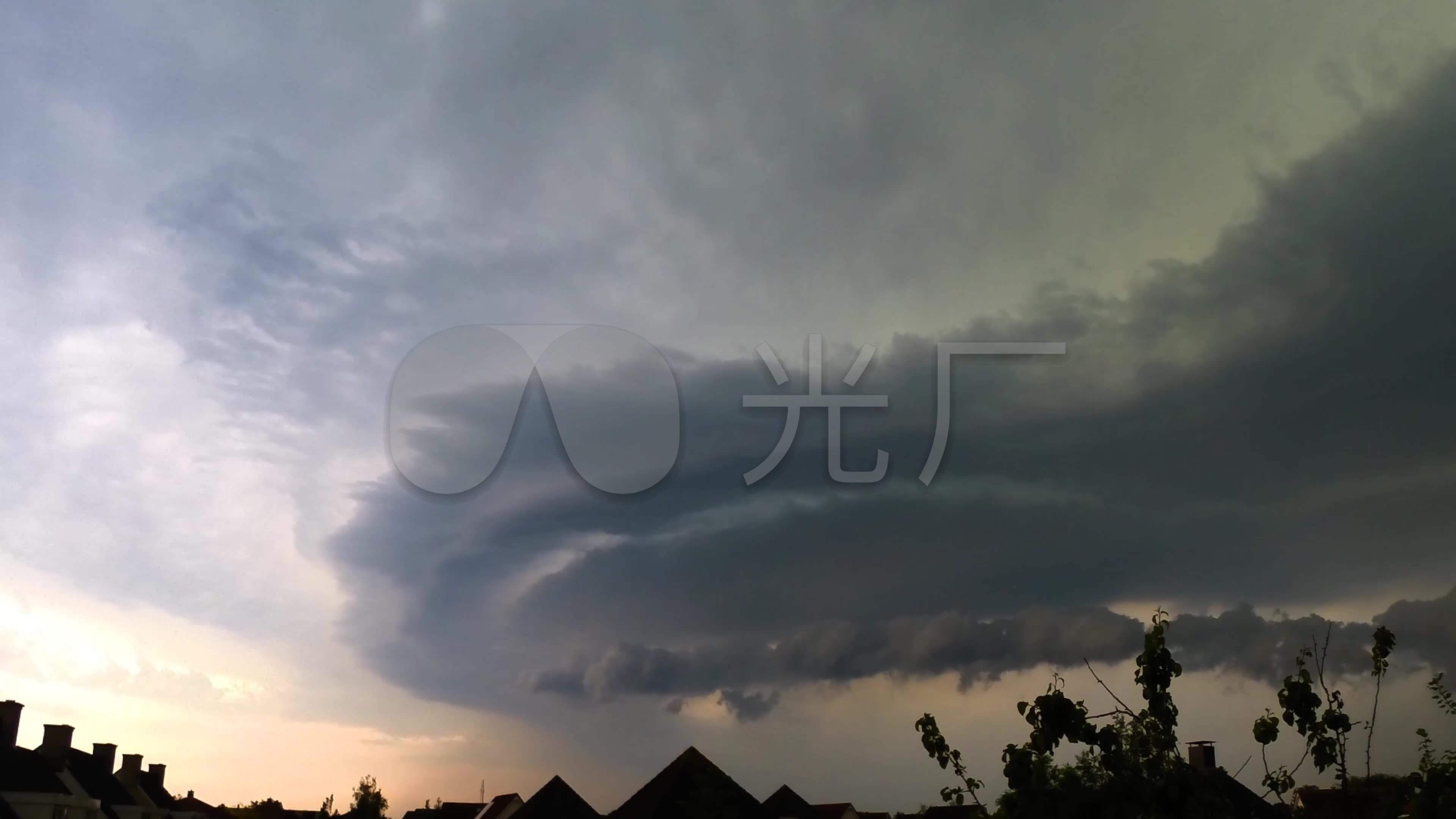 乌云雷雨闪电