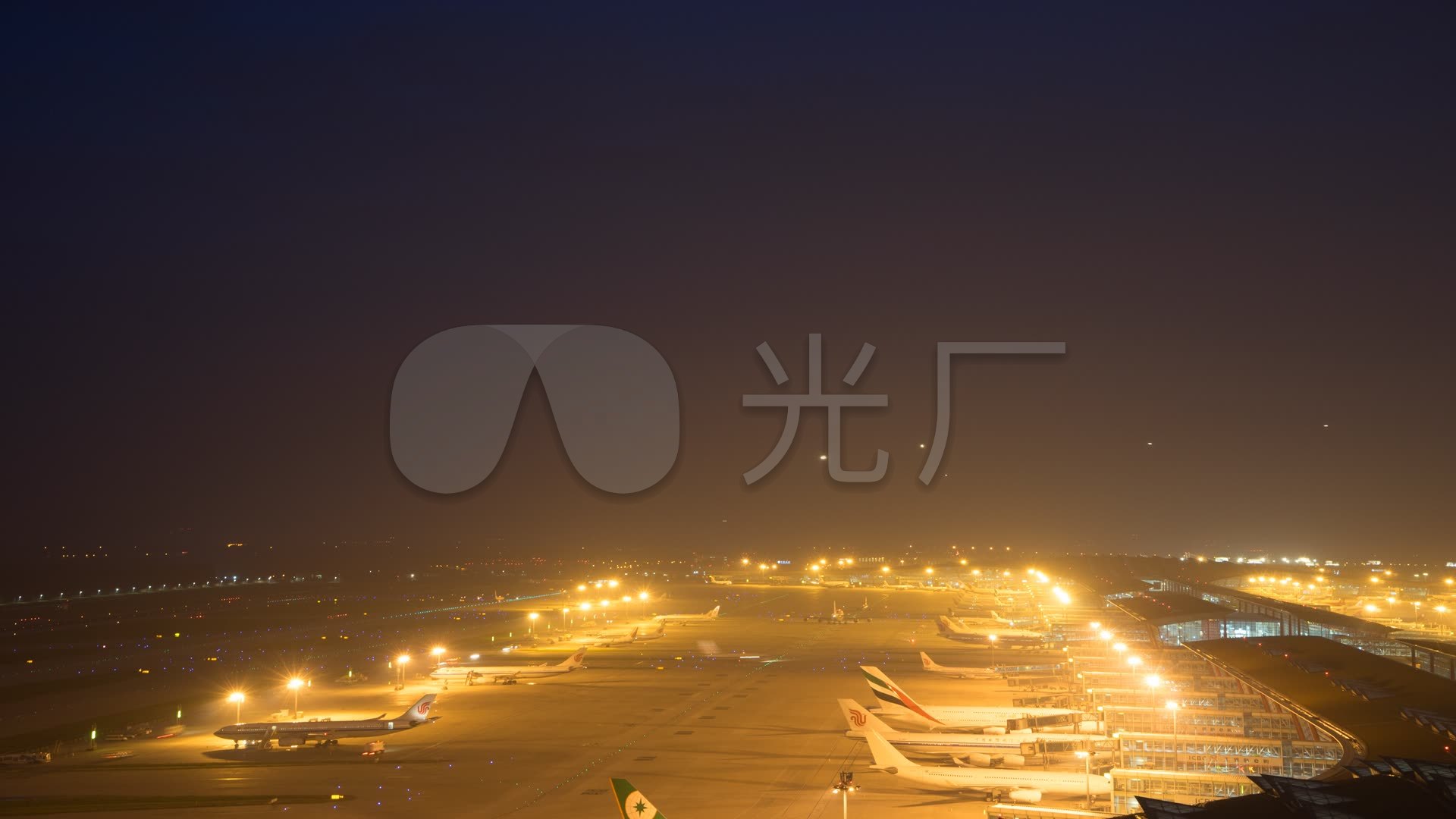 北京首都机场夜景飞机延时素材_1920x1080_高清视频