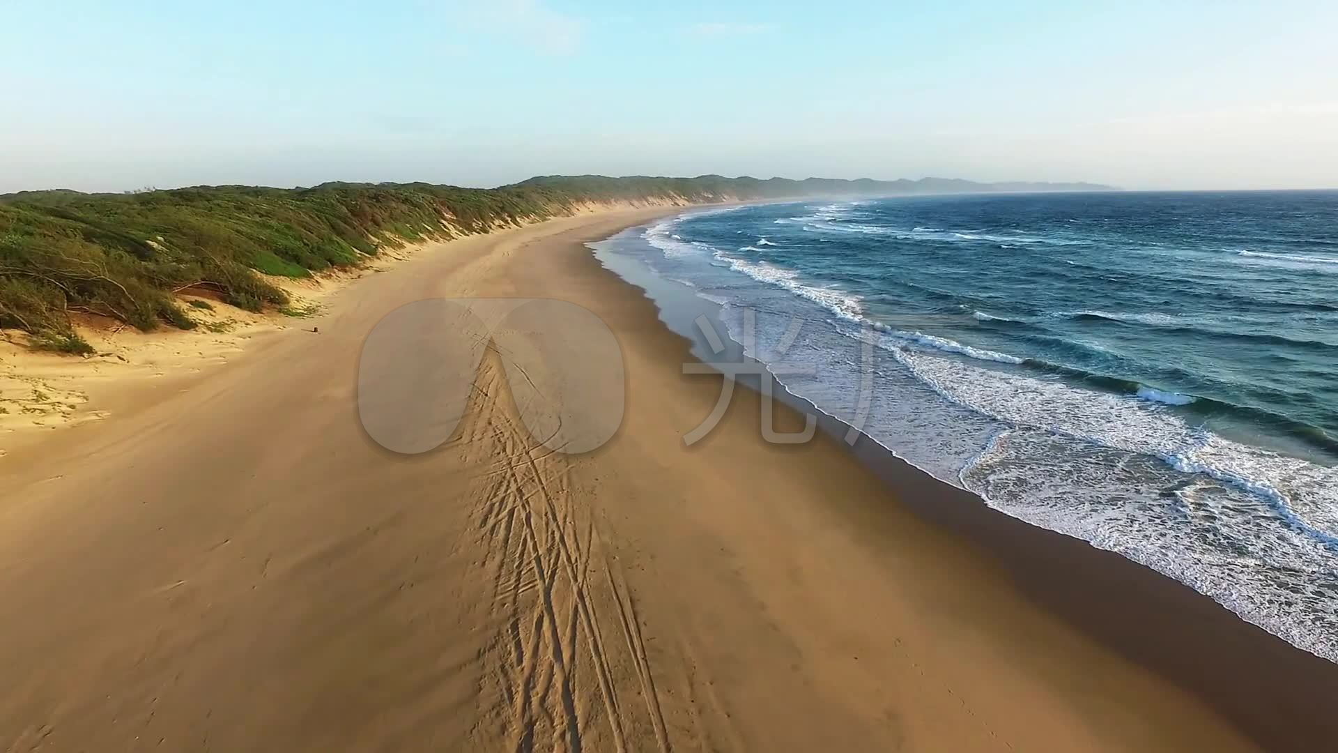 航拍大海沙滩海岸线