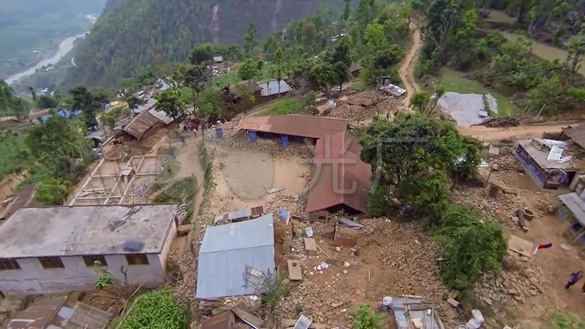 大自然灾害地震灾难后倒坍房屋救援工作