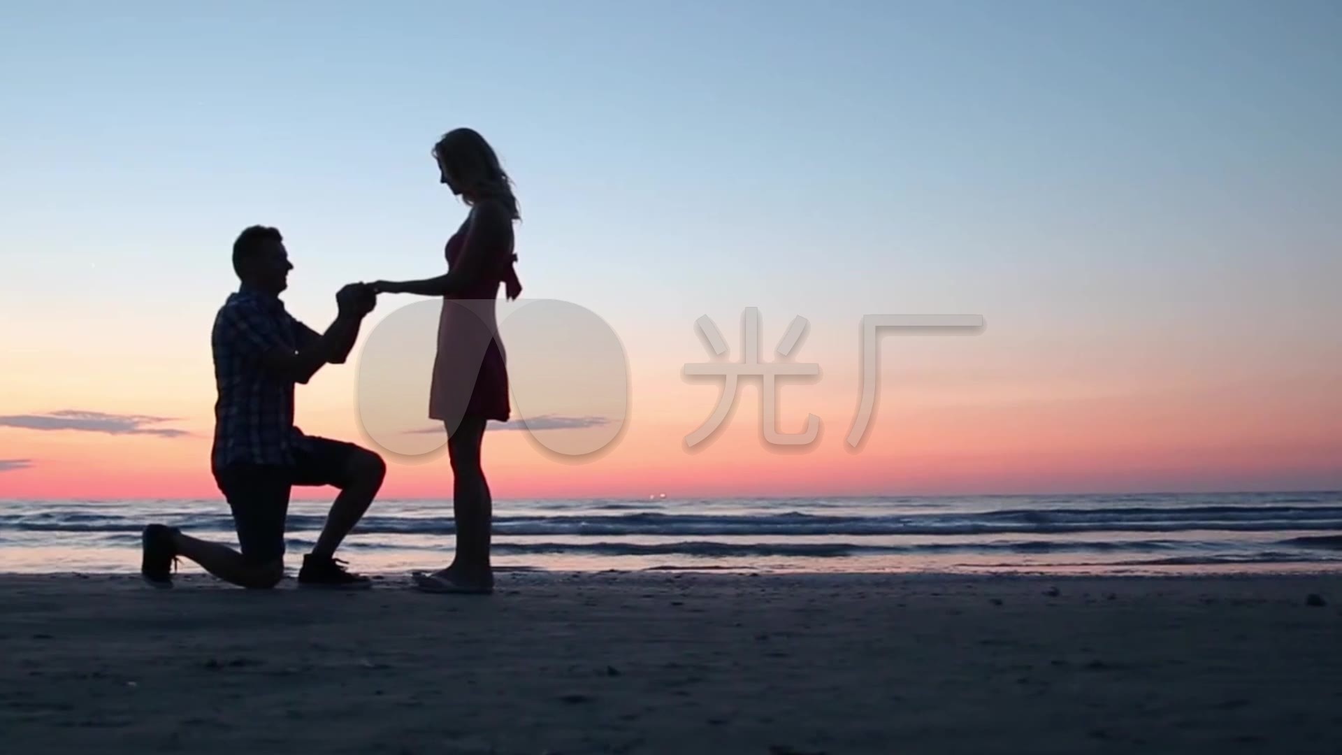 唯美海边情人求婚剪影视频_1920x1080_高清视频素材