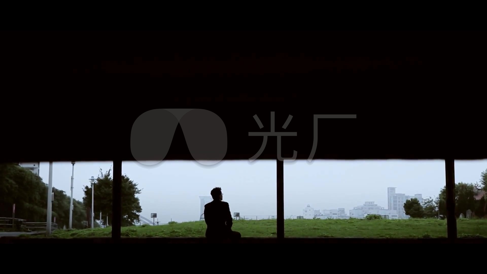 孤独的背影_思考_远望_1920x1080_高清视频素材下载