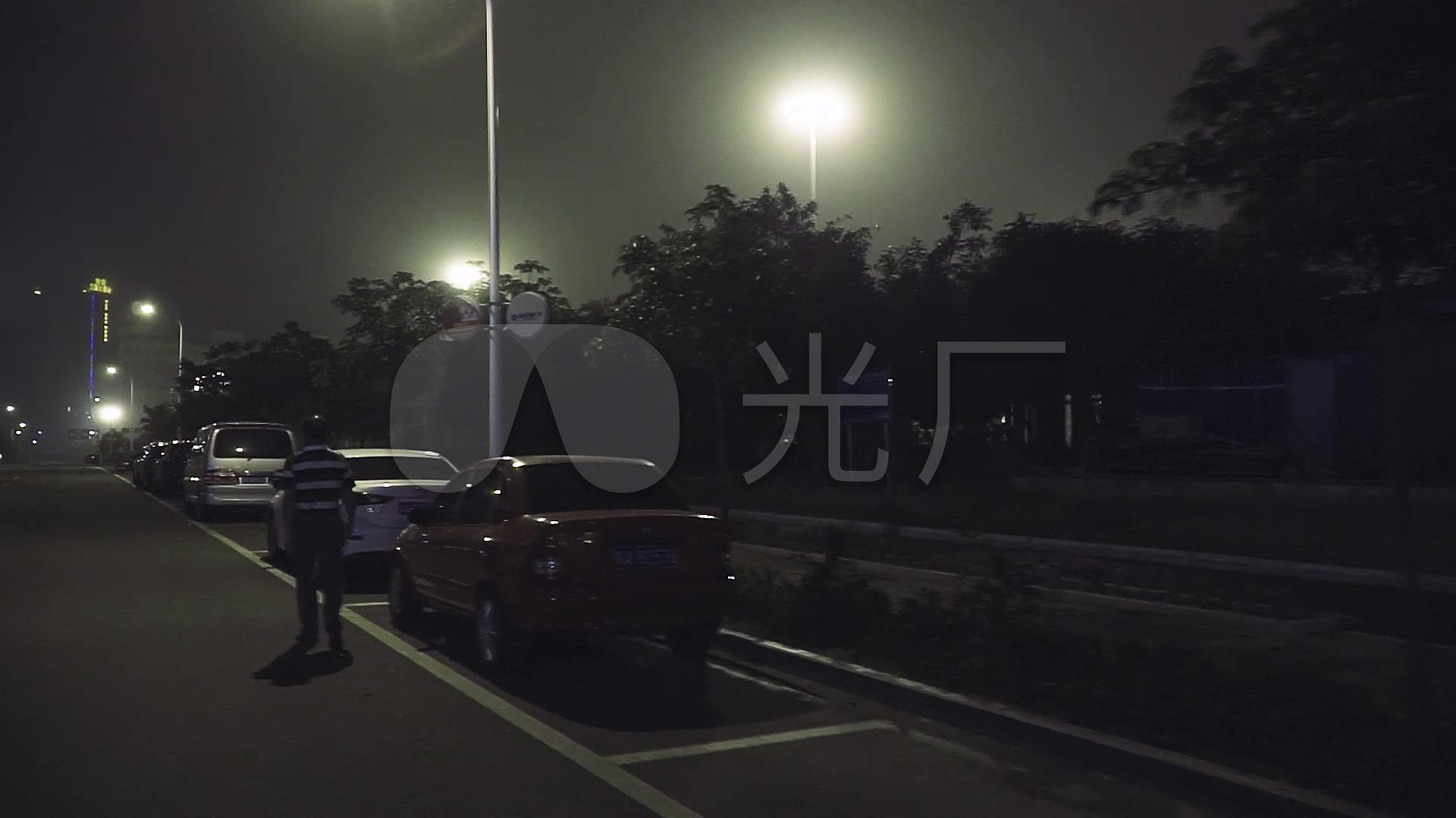 城市夜拍视频素材一组昏黄的灯光路灯马路