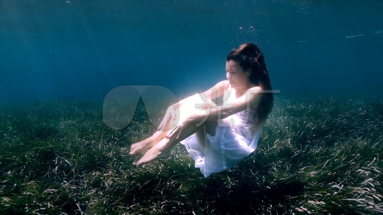 水下的美女潜水溺水美丽美好