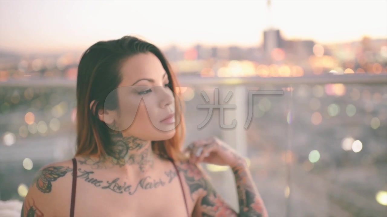 欧美性感纹身美女模特时尚写真_1280x720_高清视频(:)