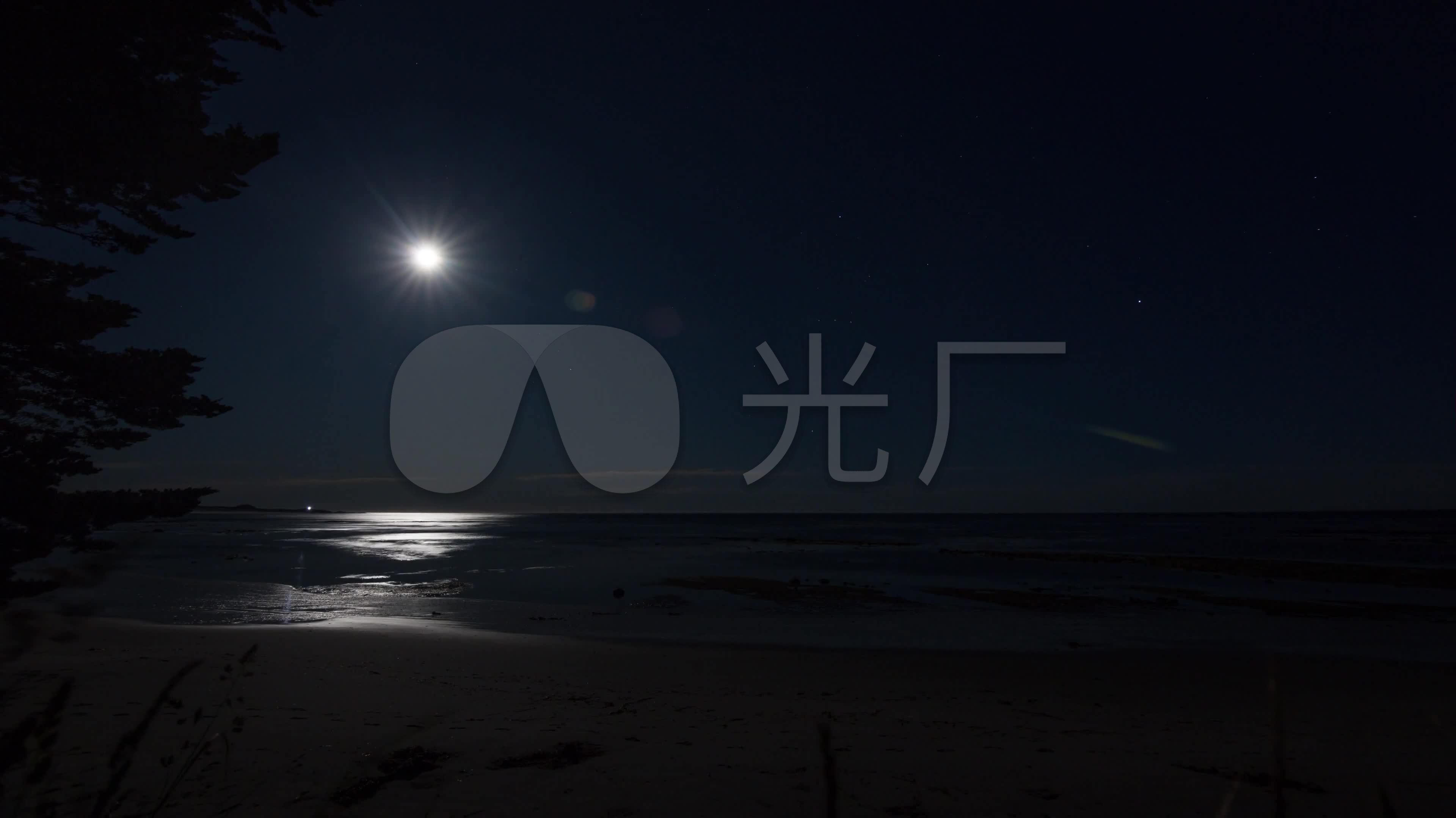夜晚海滩月亮延时_3840x2160_高清视频素材下载(编号