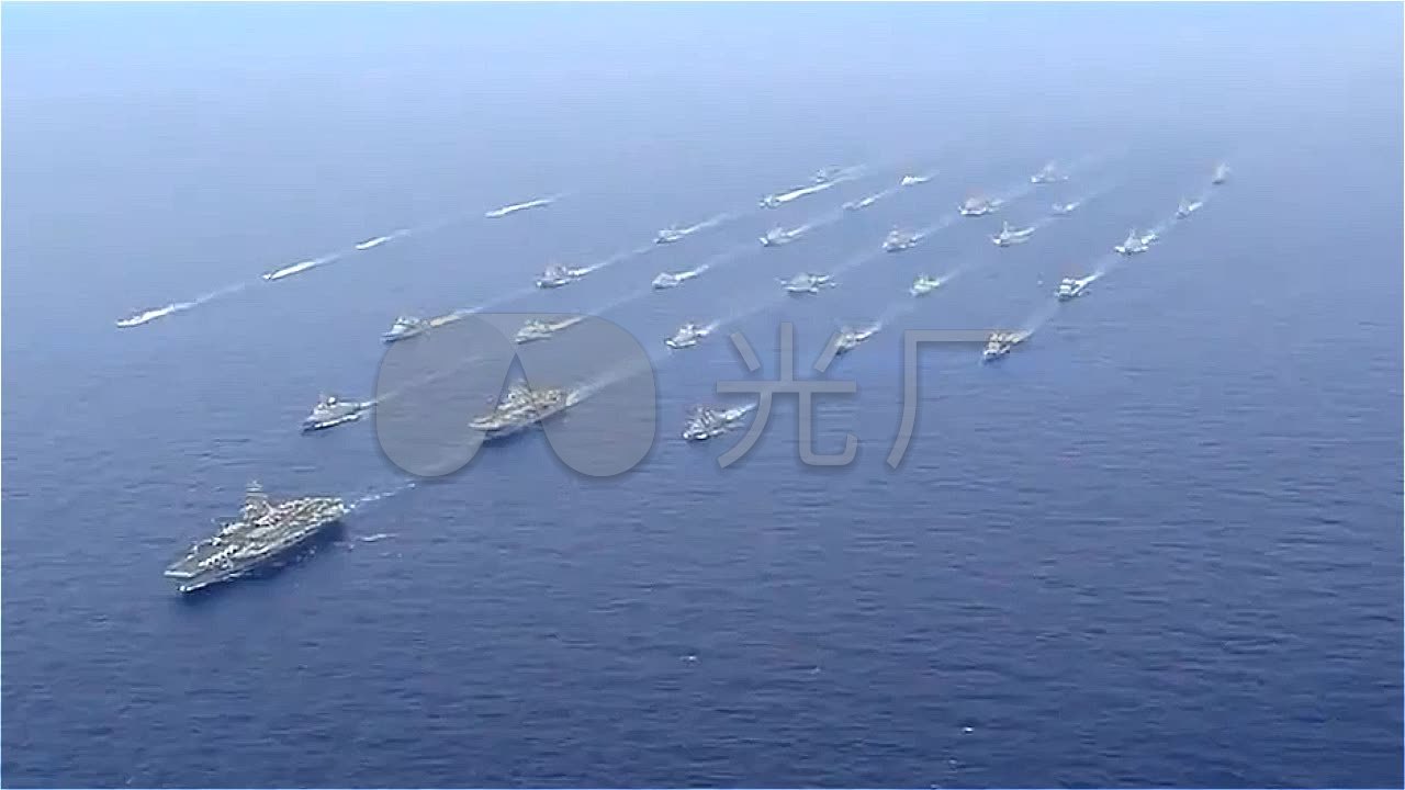 霸气航母编队海上行进