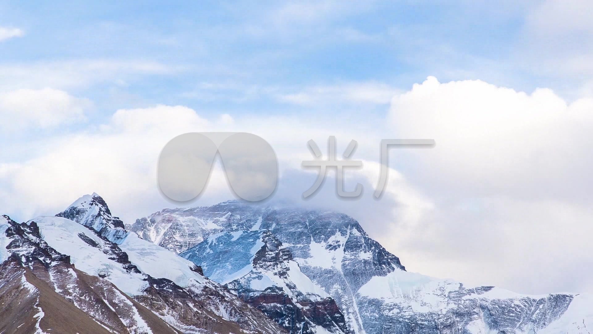 美景 草地 雪山 蓝天 白云 湖泊