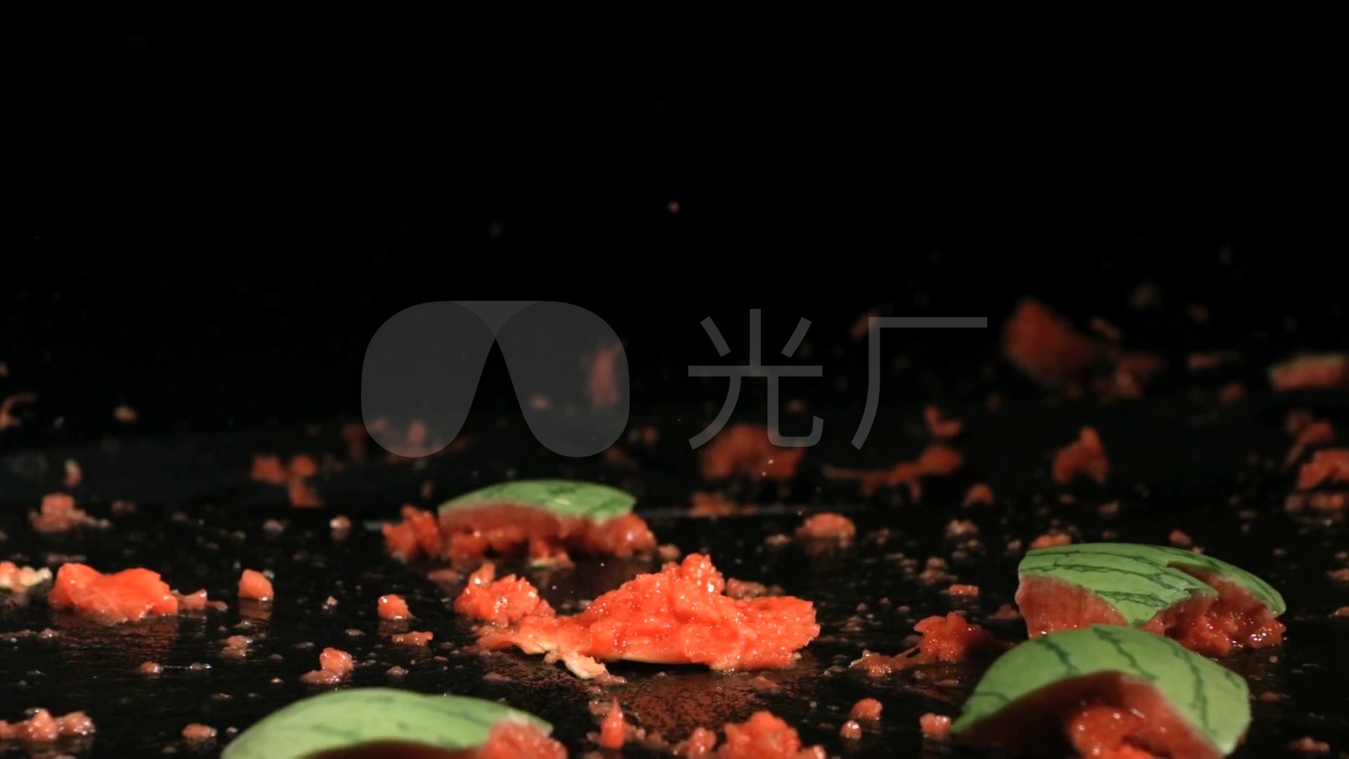 西瓜摔碎慢动作