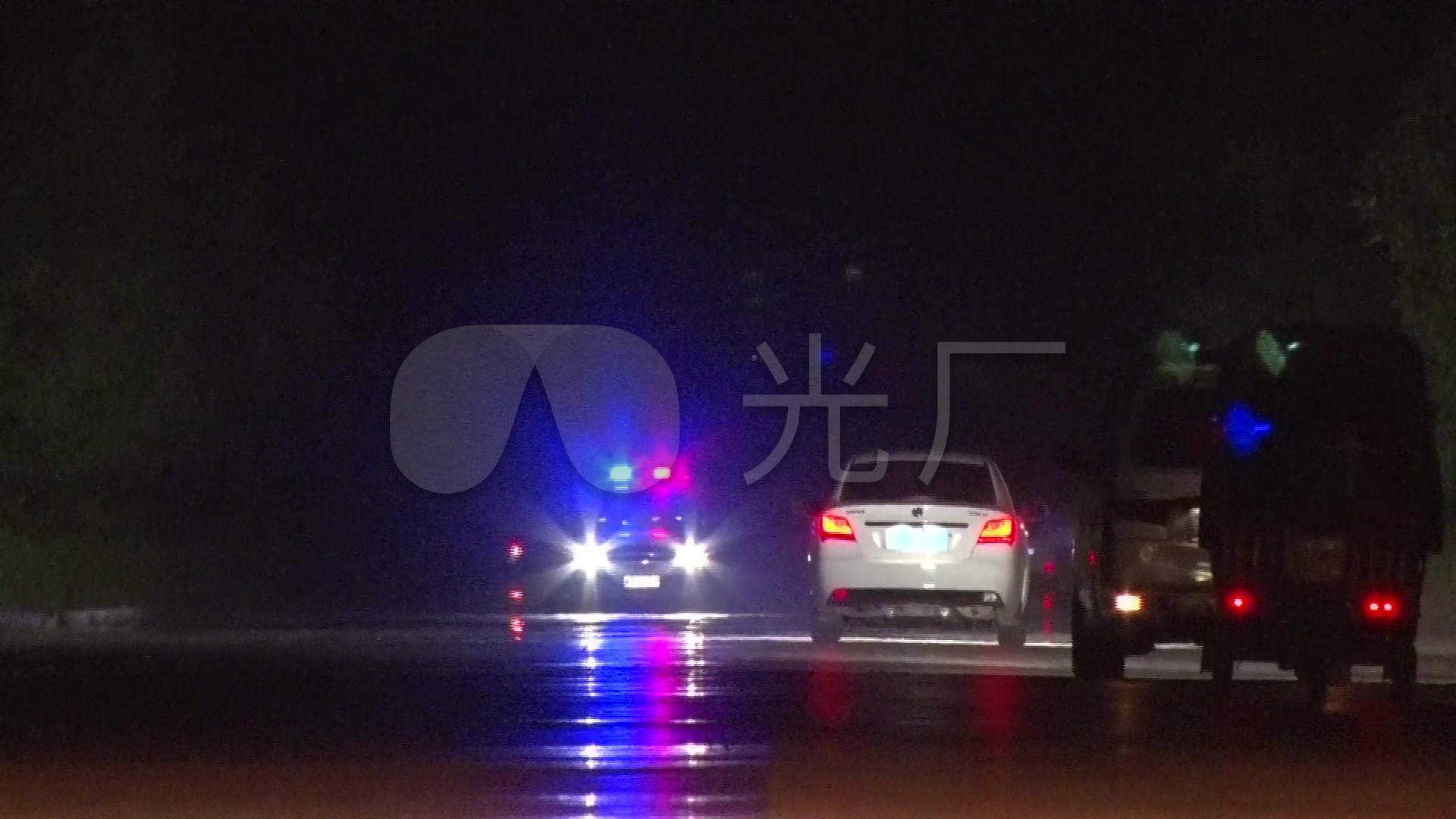 夜晚警车巡逻出警-3分钟