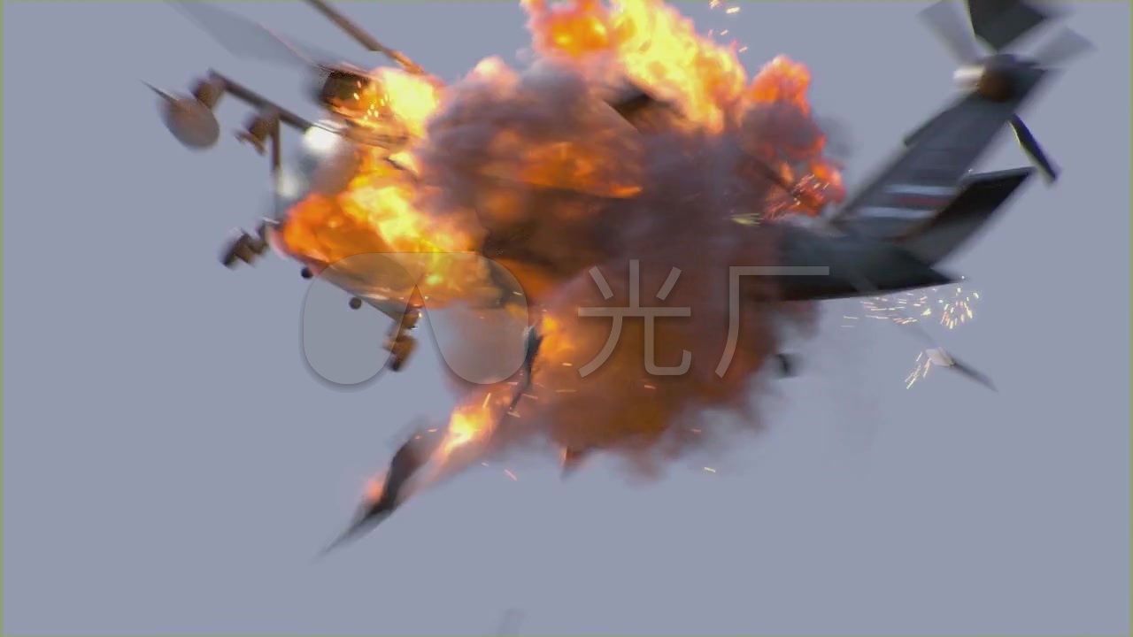 直升飞机空中爆炸视频