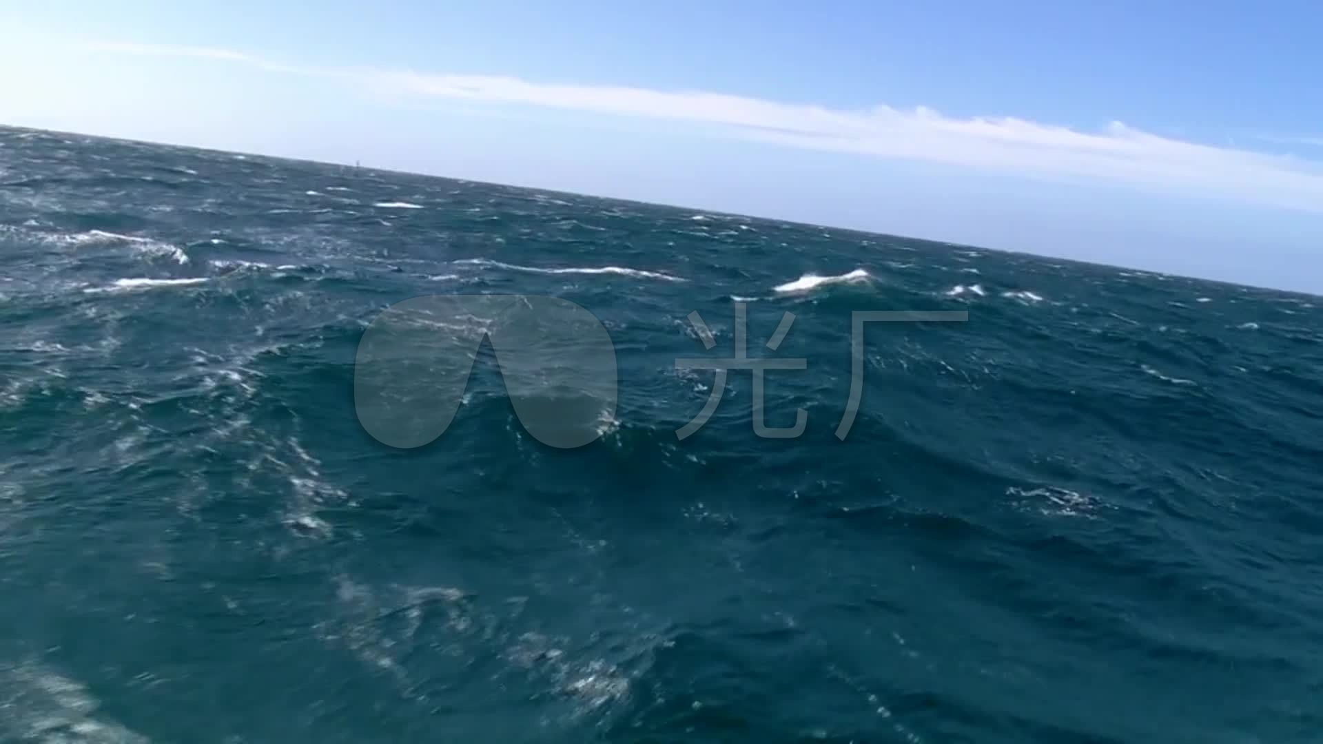 深蓝海水翻滚流动波浪_碧波荡漾_海面穿梭_1920x1080