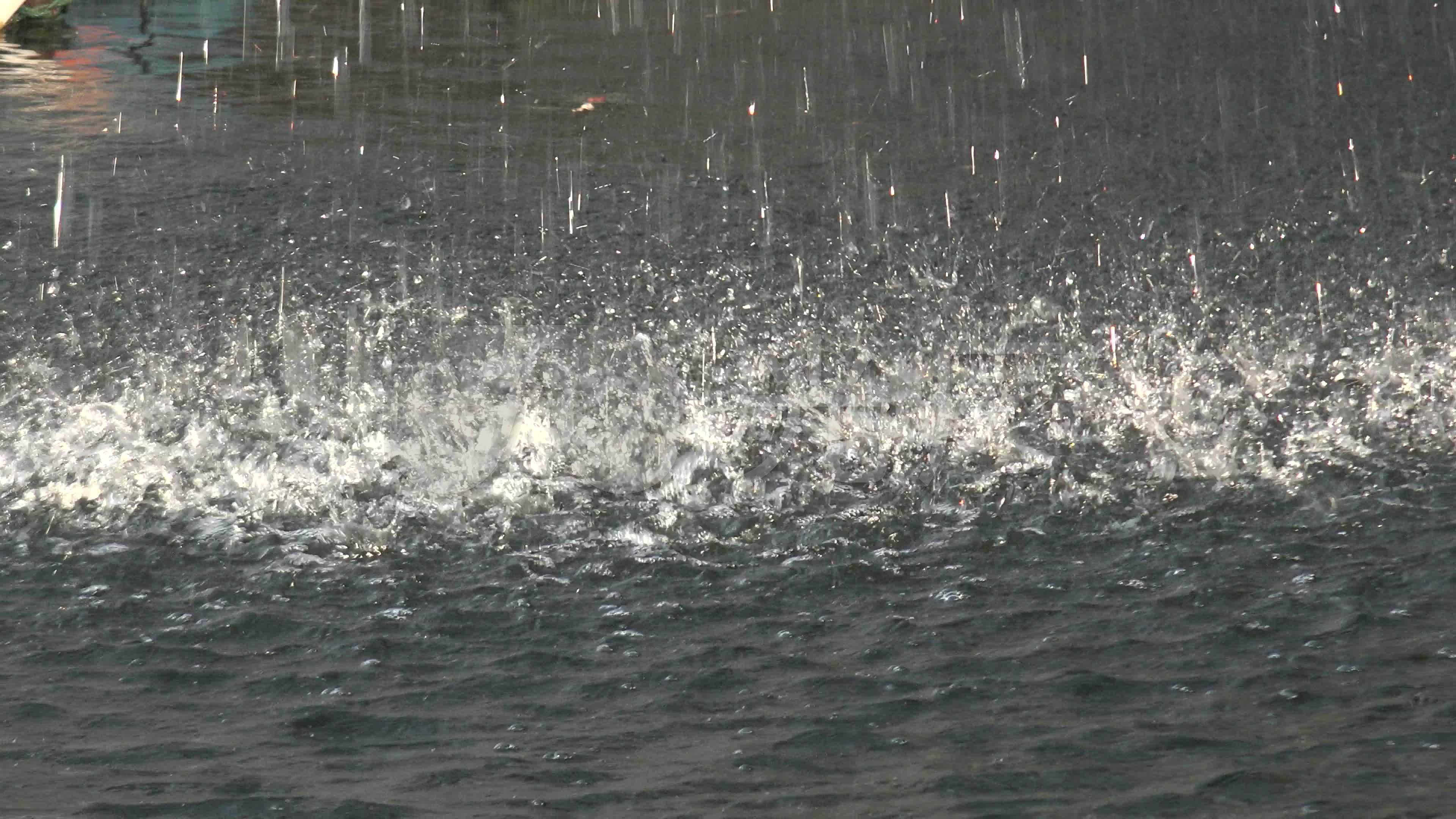 4k实拍下雨雨点视频素材