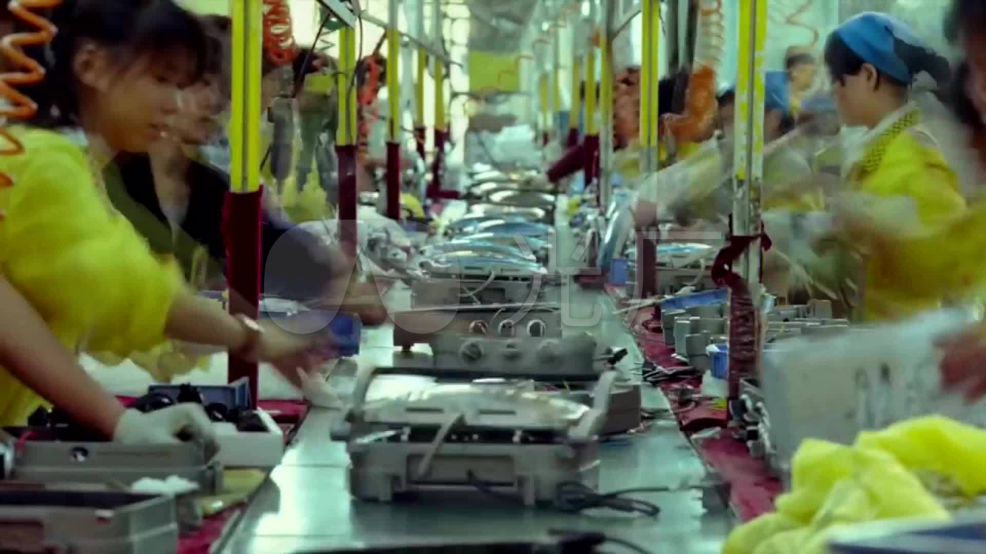 工厂流水线女工车间设备生产视频素材