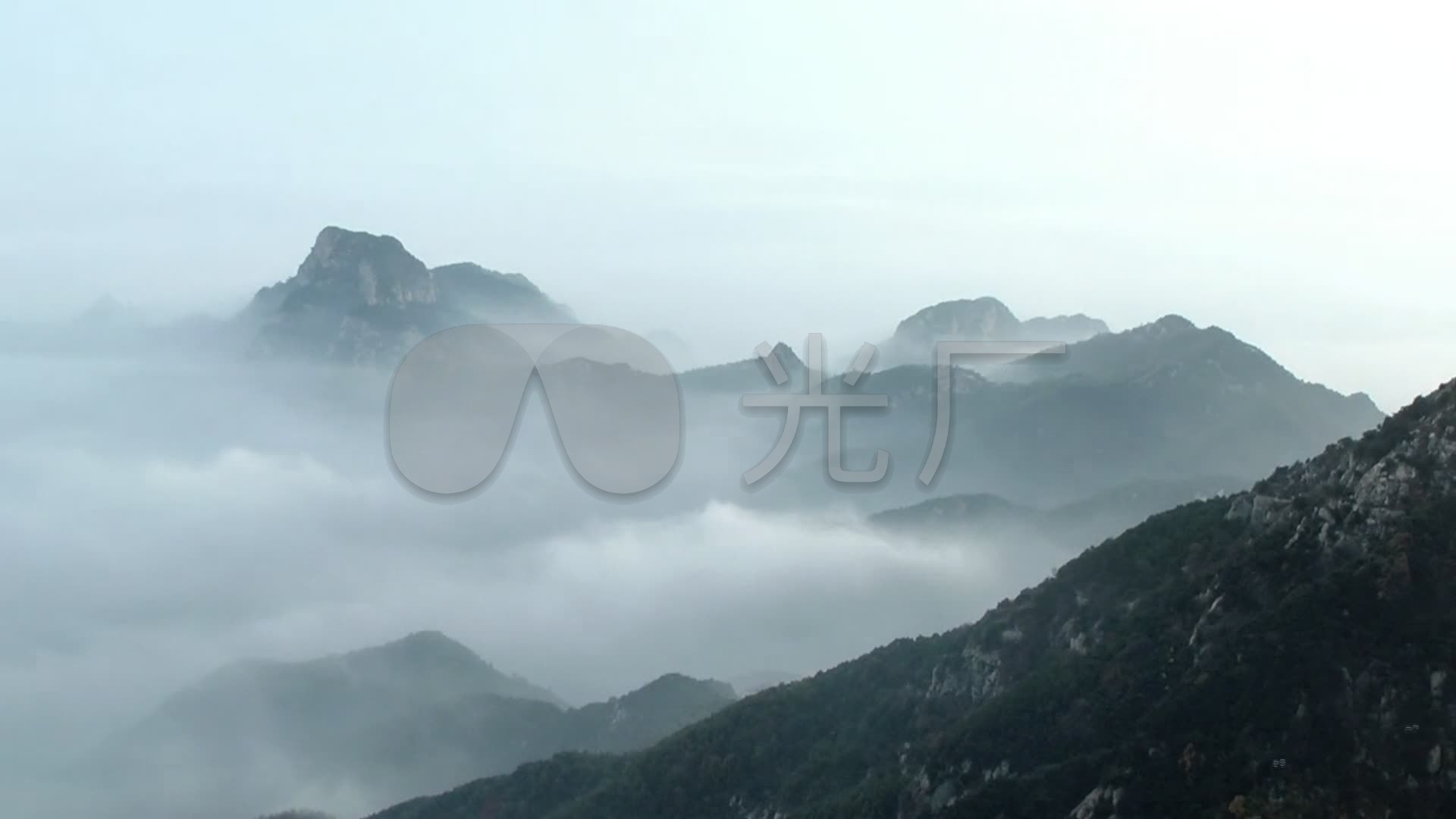 高清实拍气势雄伟大气泰山山顶一览众山_01080