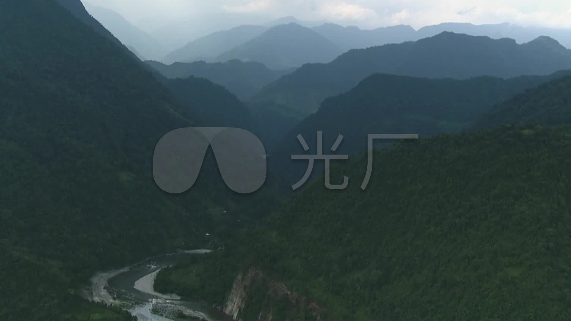 谷歌地球地图定位动画展示_不丹森林山谷河_