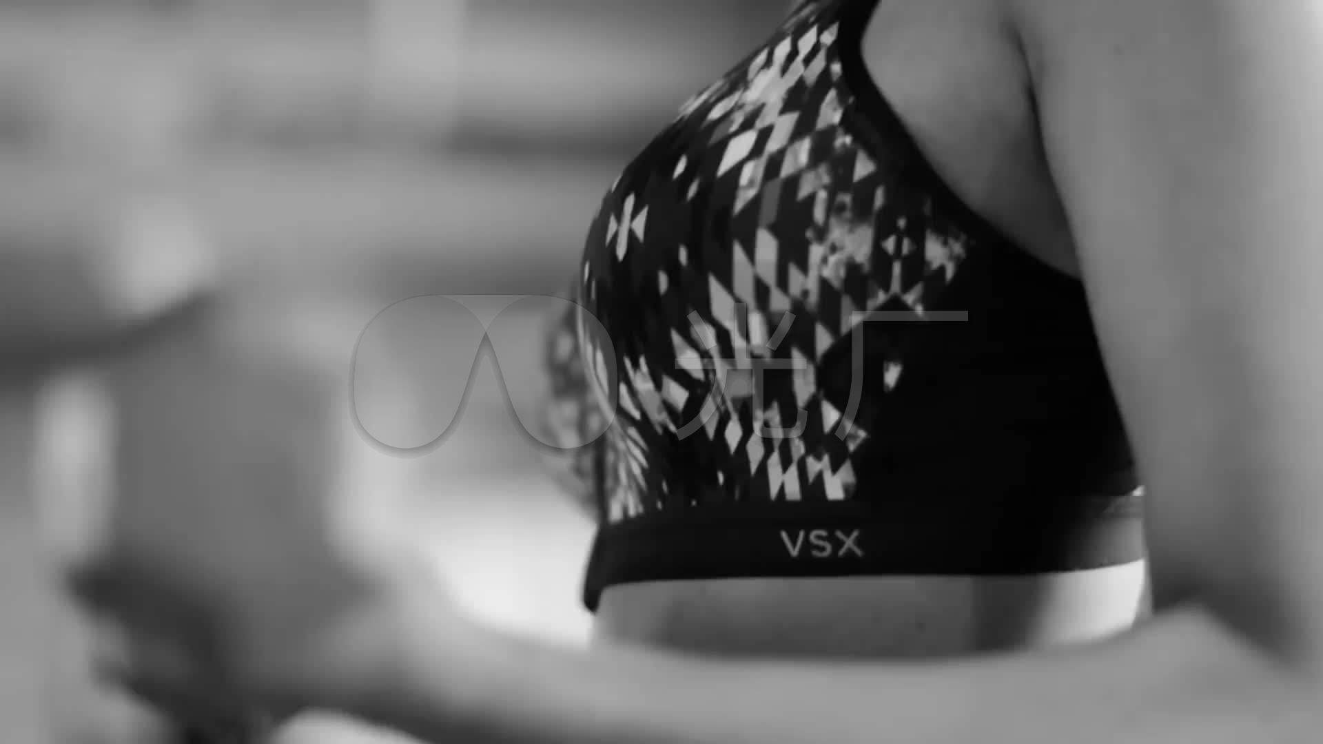 美女健身运动锻炼展现力量励志挑战突破自我_1920x