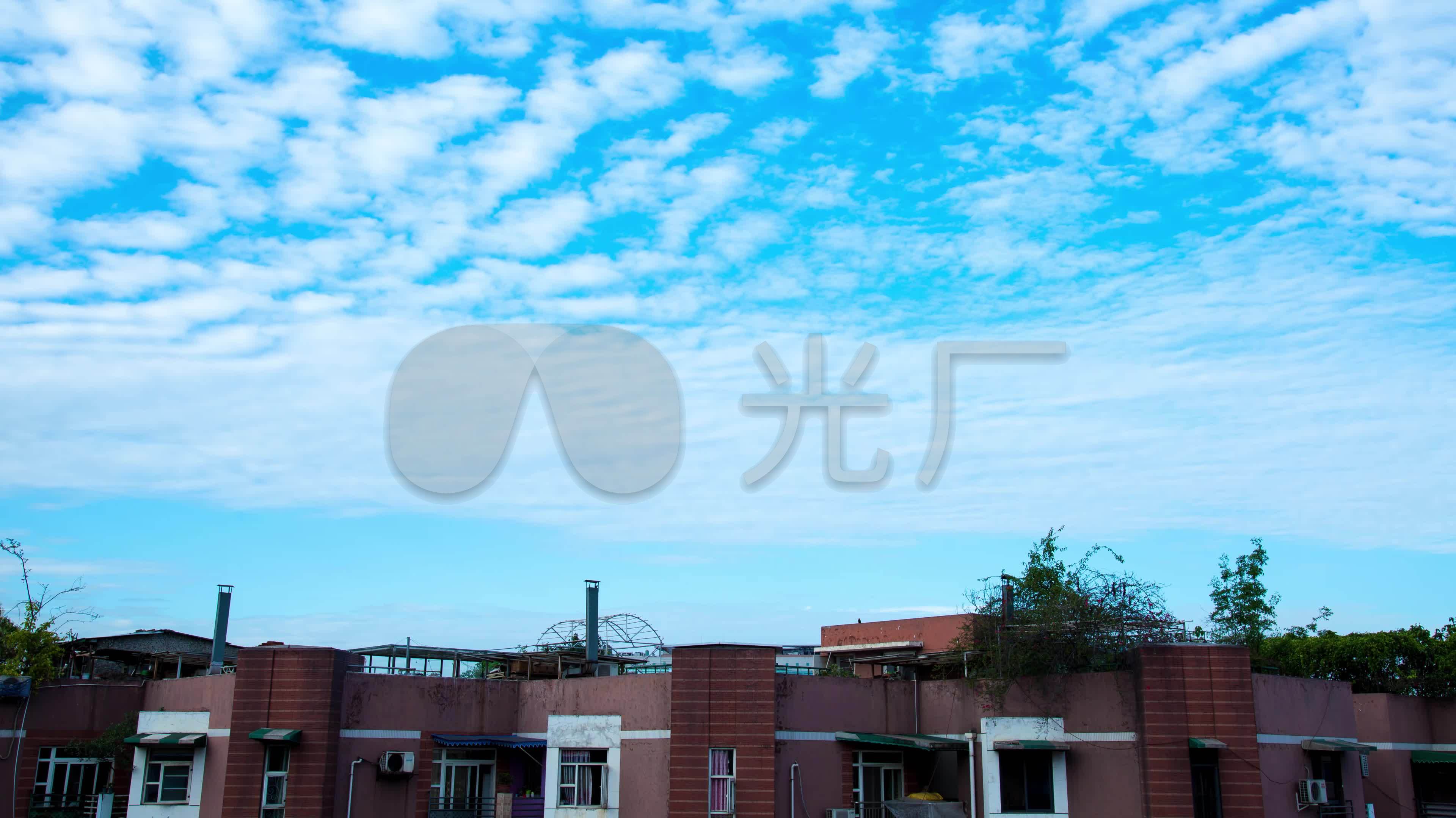大气4k城市晴空万里延时摄影_3840x2160_高清视频素材