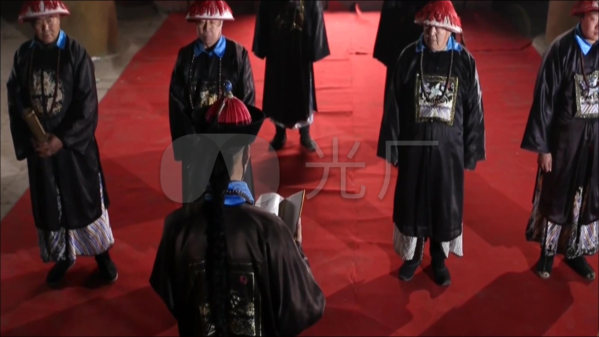 皇帝皇上官员圣旨臣子大臣跪拜