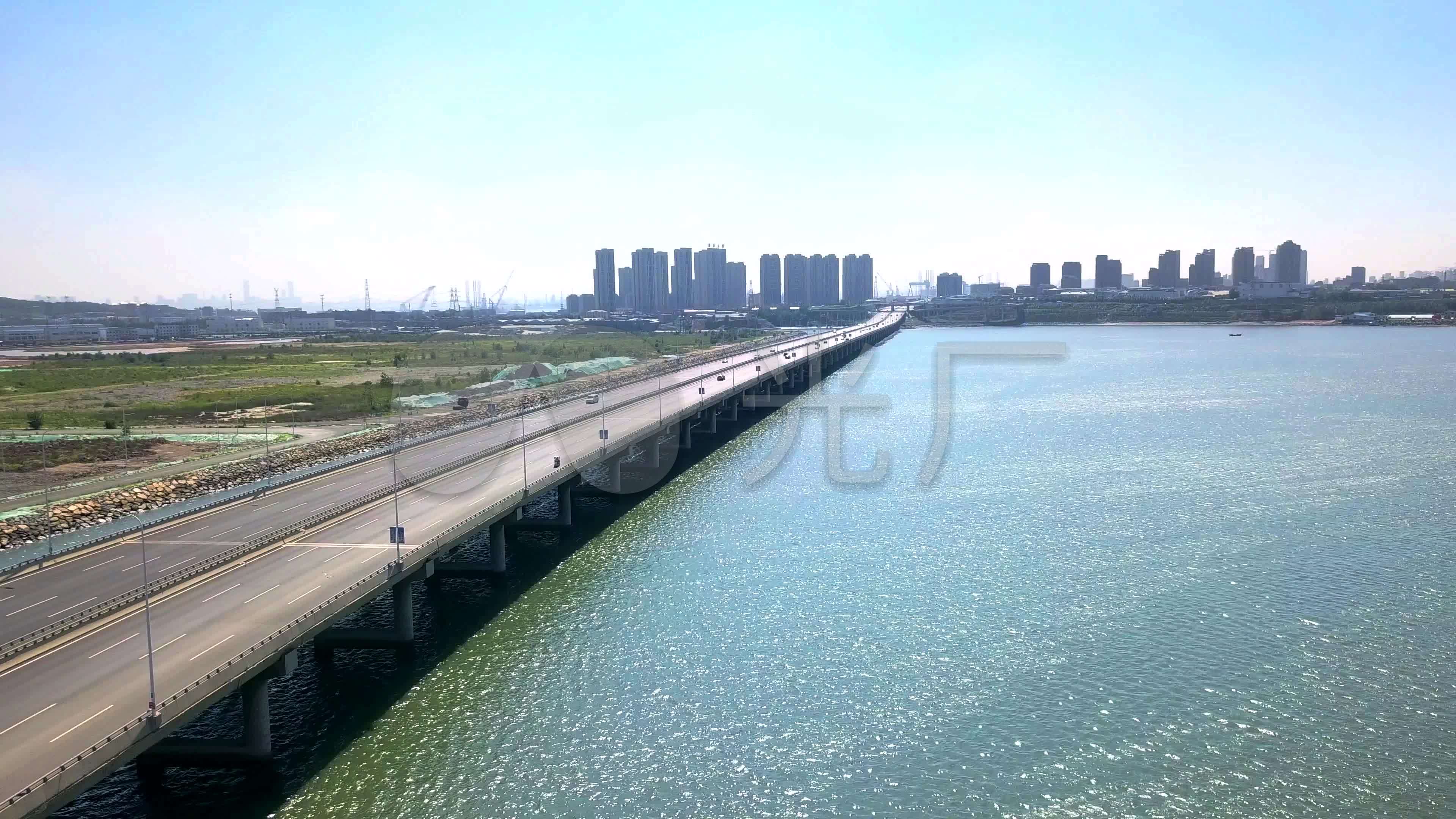 4k航拍海湾跨海大桥新城市建设碧海蓝天