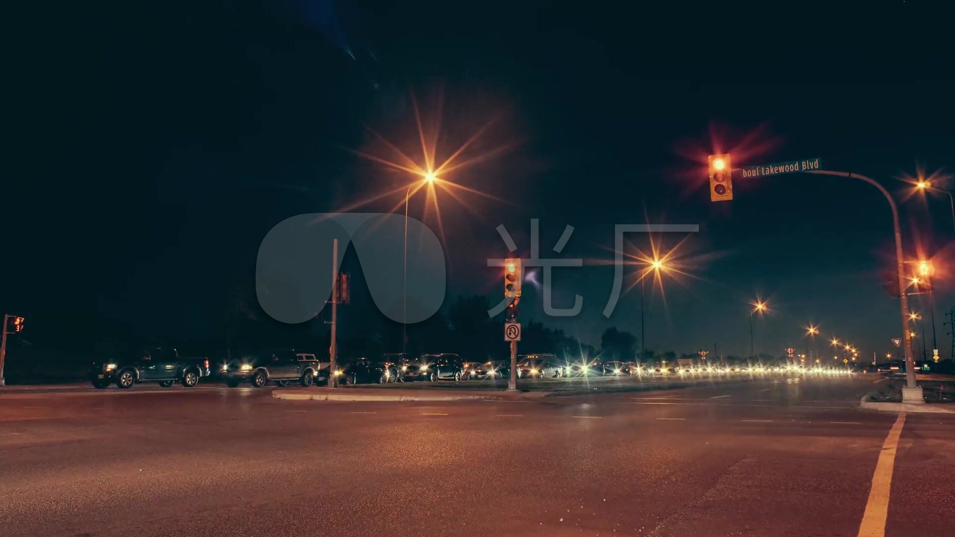 夜晚红绿灯路口车流车辆马路_1920x1080_高清视频素材