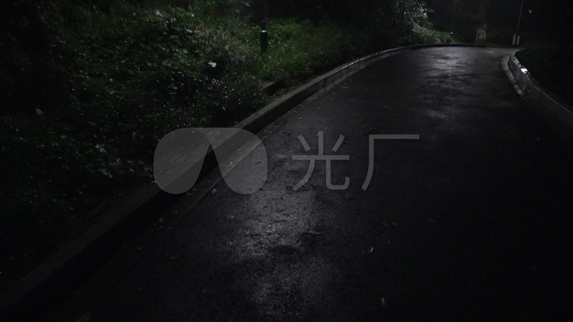 寂静夜晚黑夜深夜小路_1920x1080_高清视频素材下载