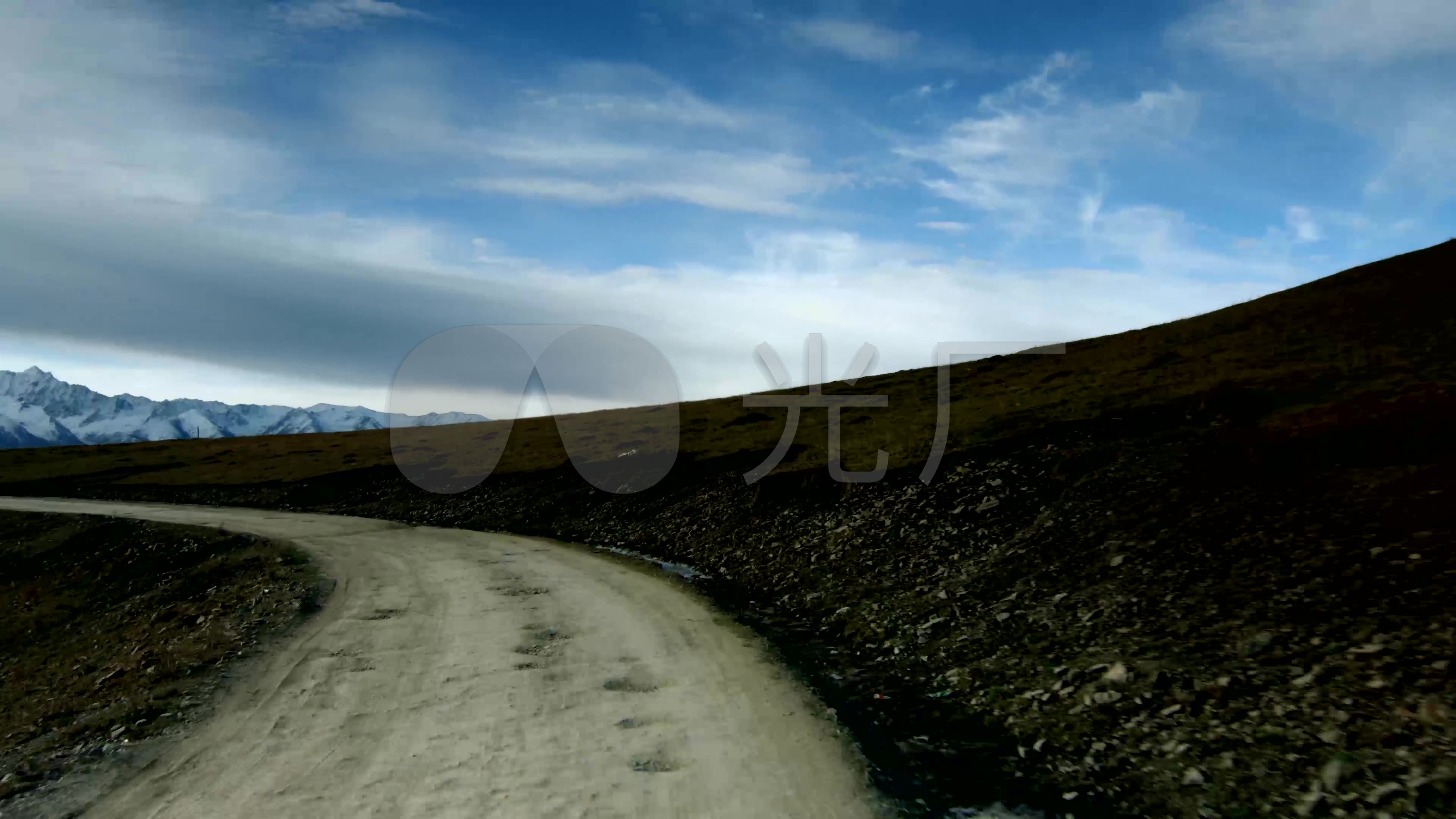 崎岖的山路