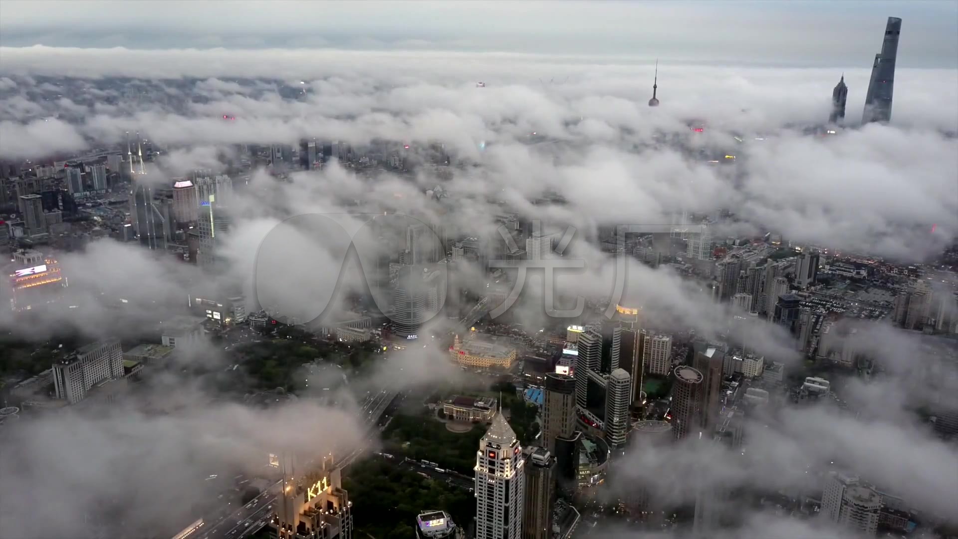 航拍 上海 高处 云雾 云层 云海 城市 建筑