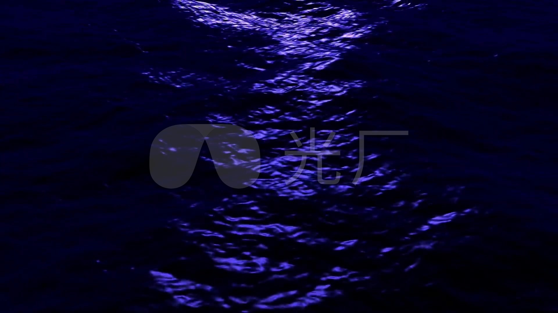 夜晚紫色海水海面水波纹_1920x1080_高清视频素材下载