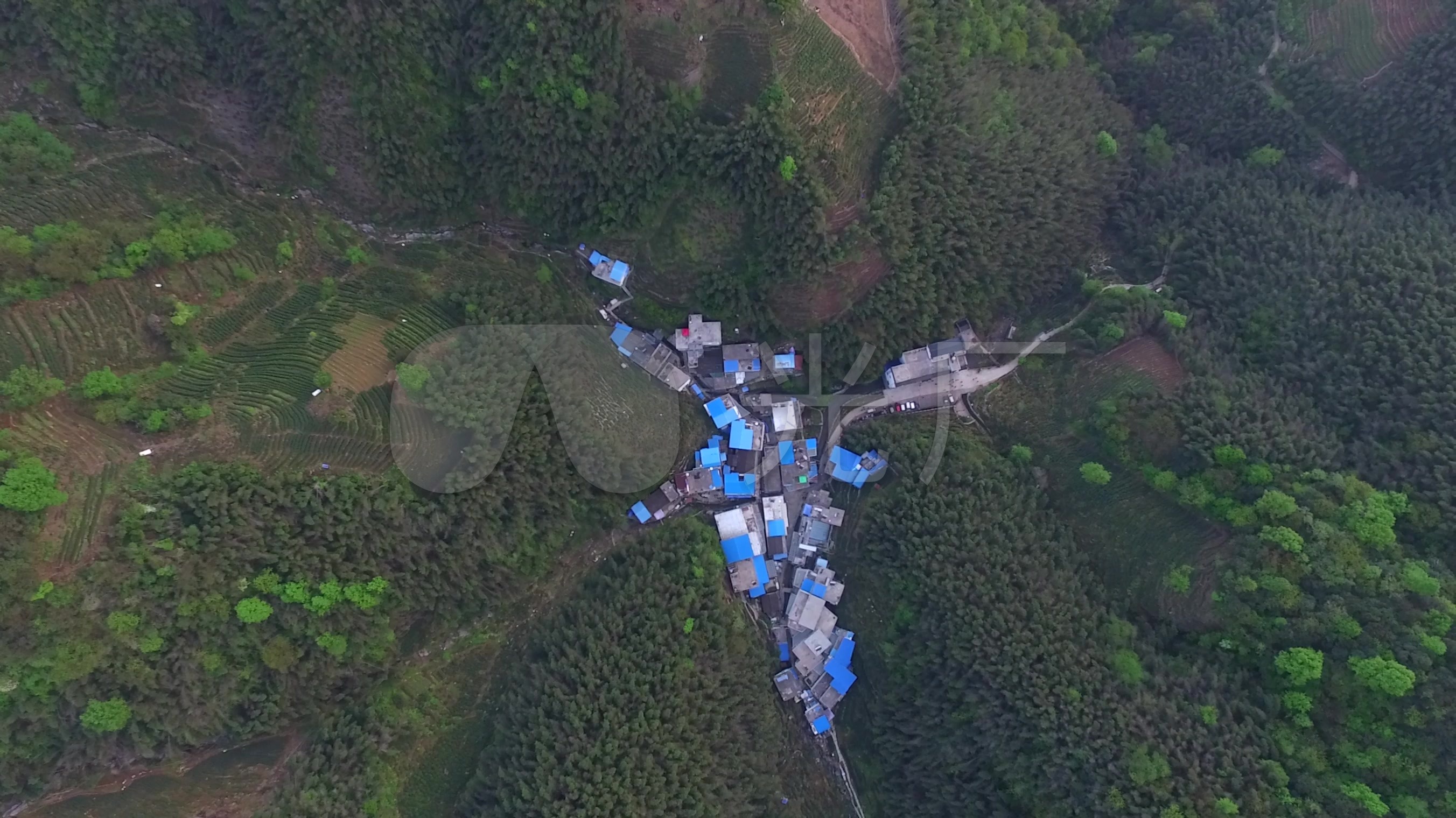 7k航拍黄山太平猴坑村太平猴魁产地_2704x1520_高清视频素材下载(编号