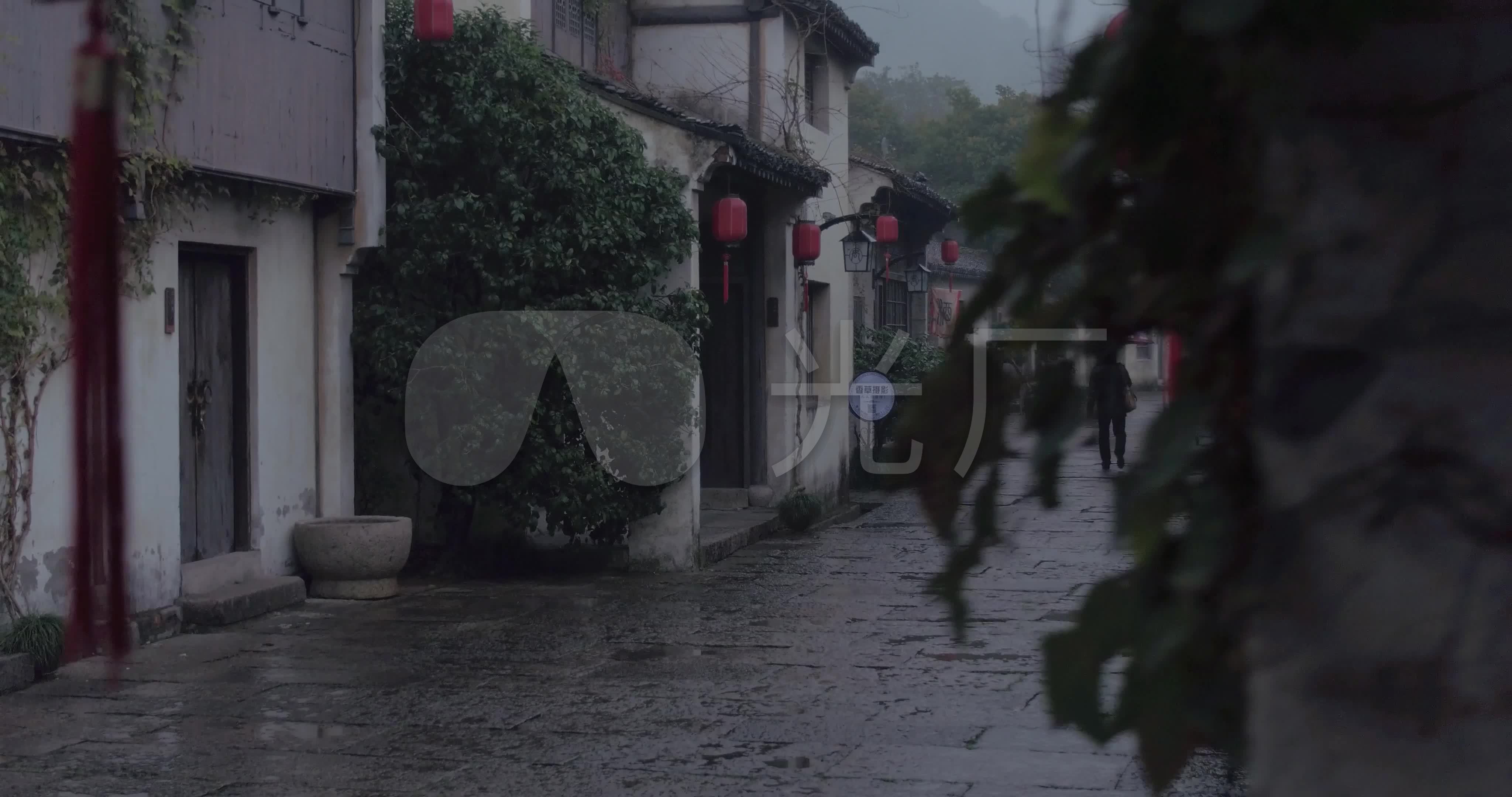 绍兴古城小巷阴雨唯美意境