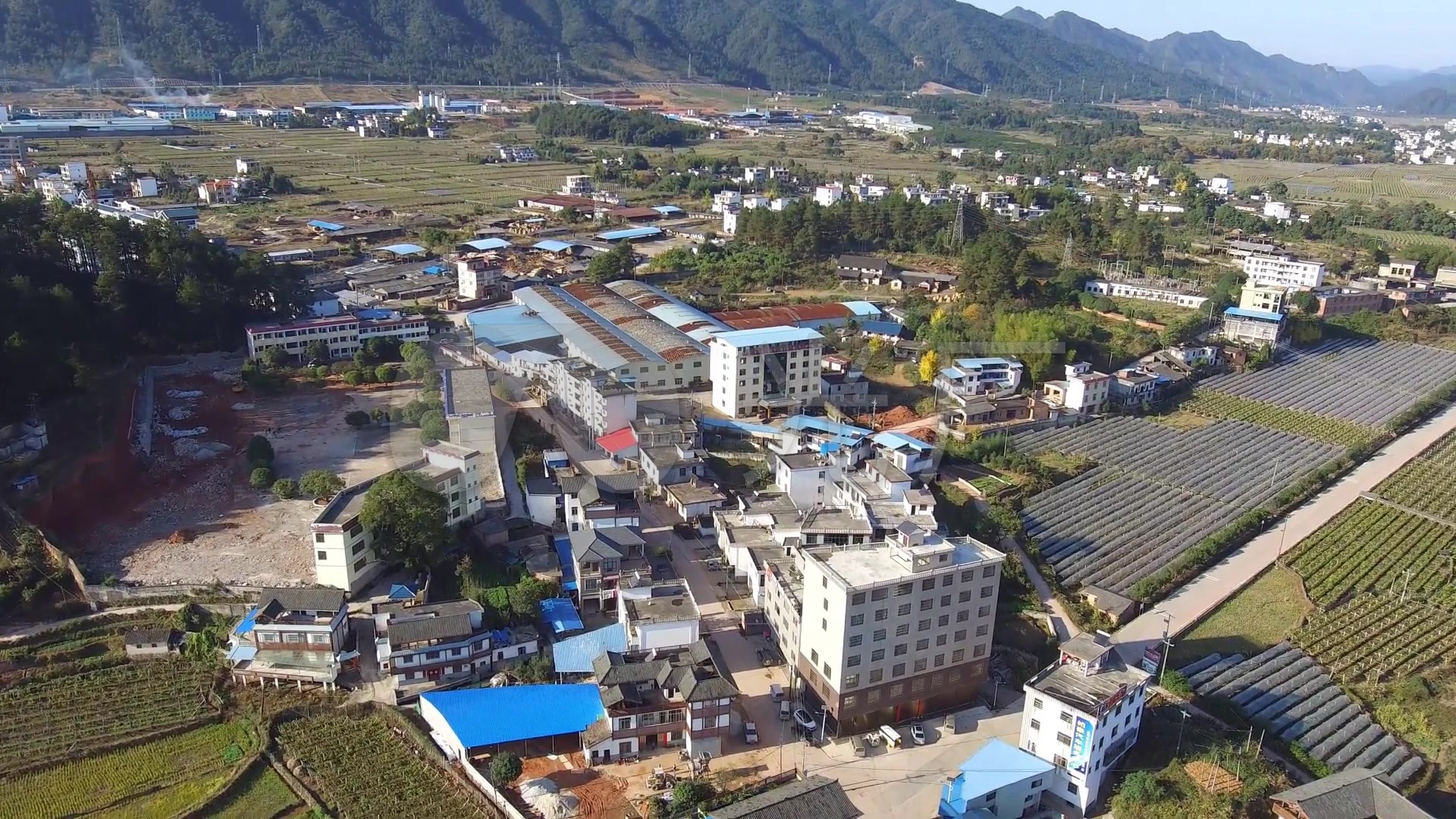 航拍农村乡镇建筑农田风貌