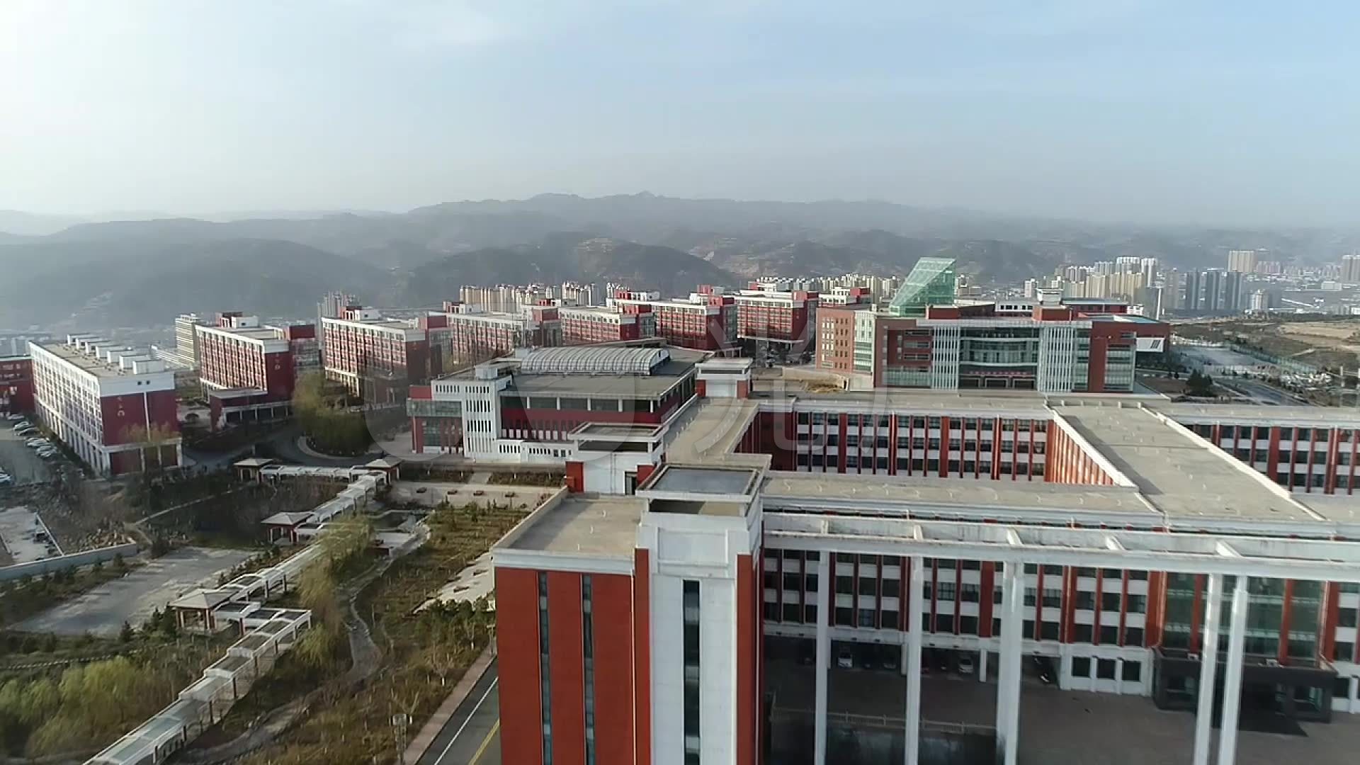 航拍山西吕梁市高级中学