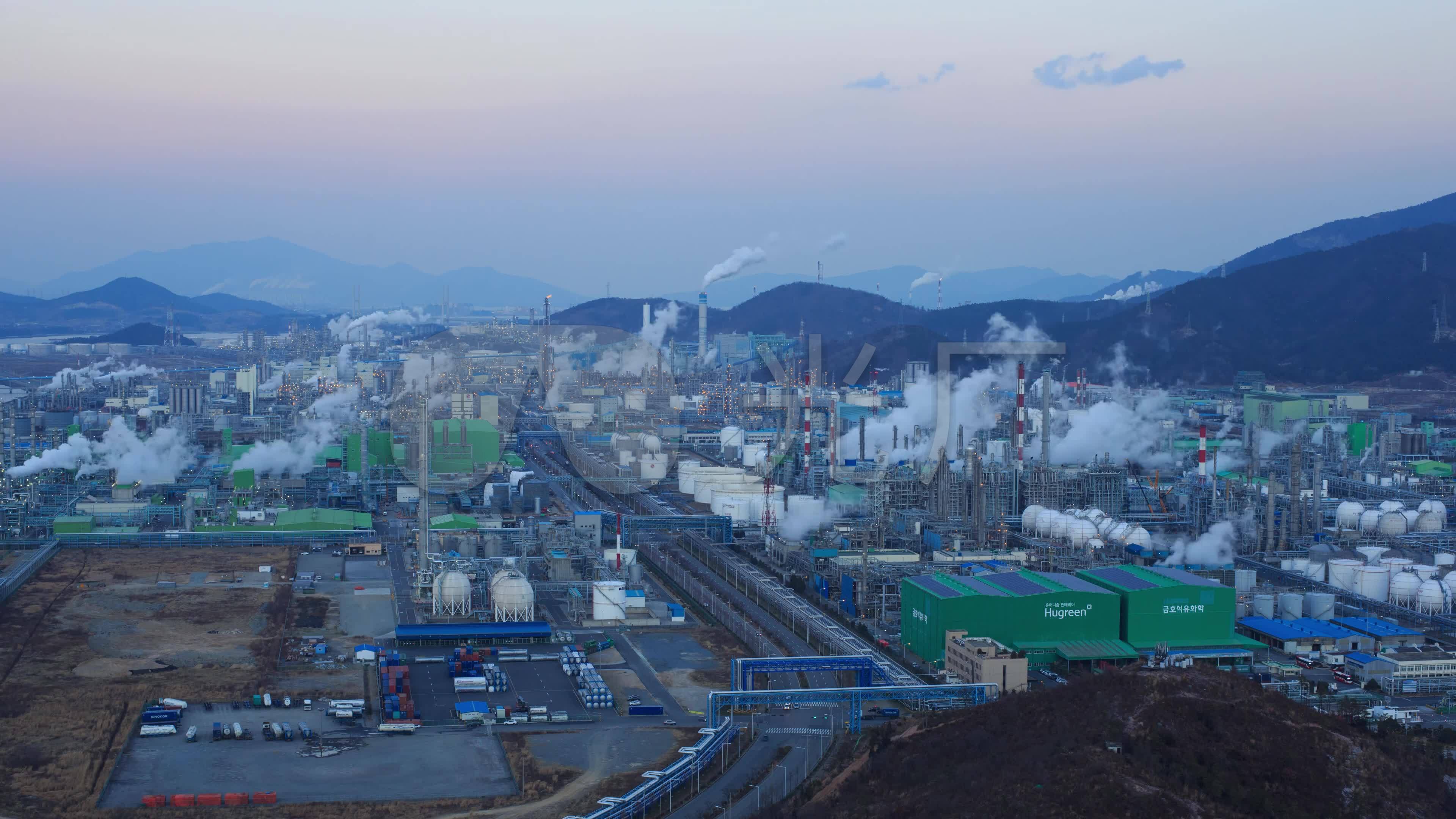 4k化工园区化工厂厂区化工设备夜景化工