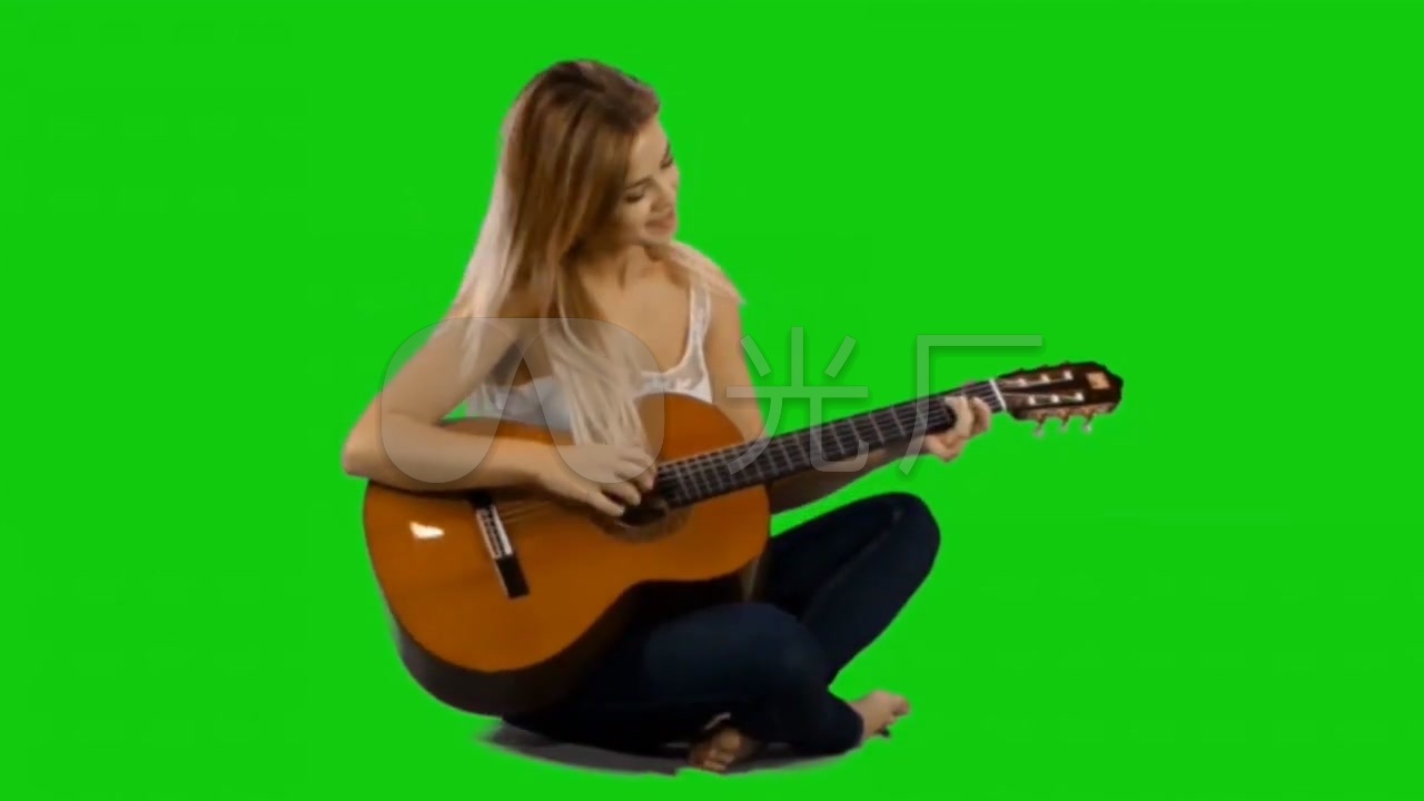 绿幕抠像弹吉他的女孩