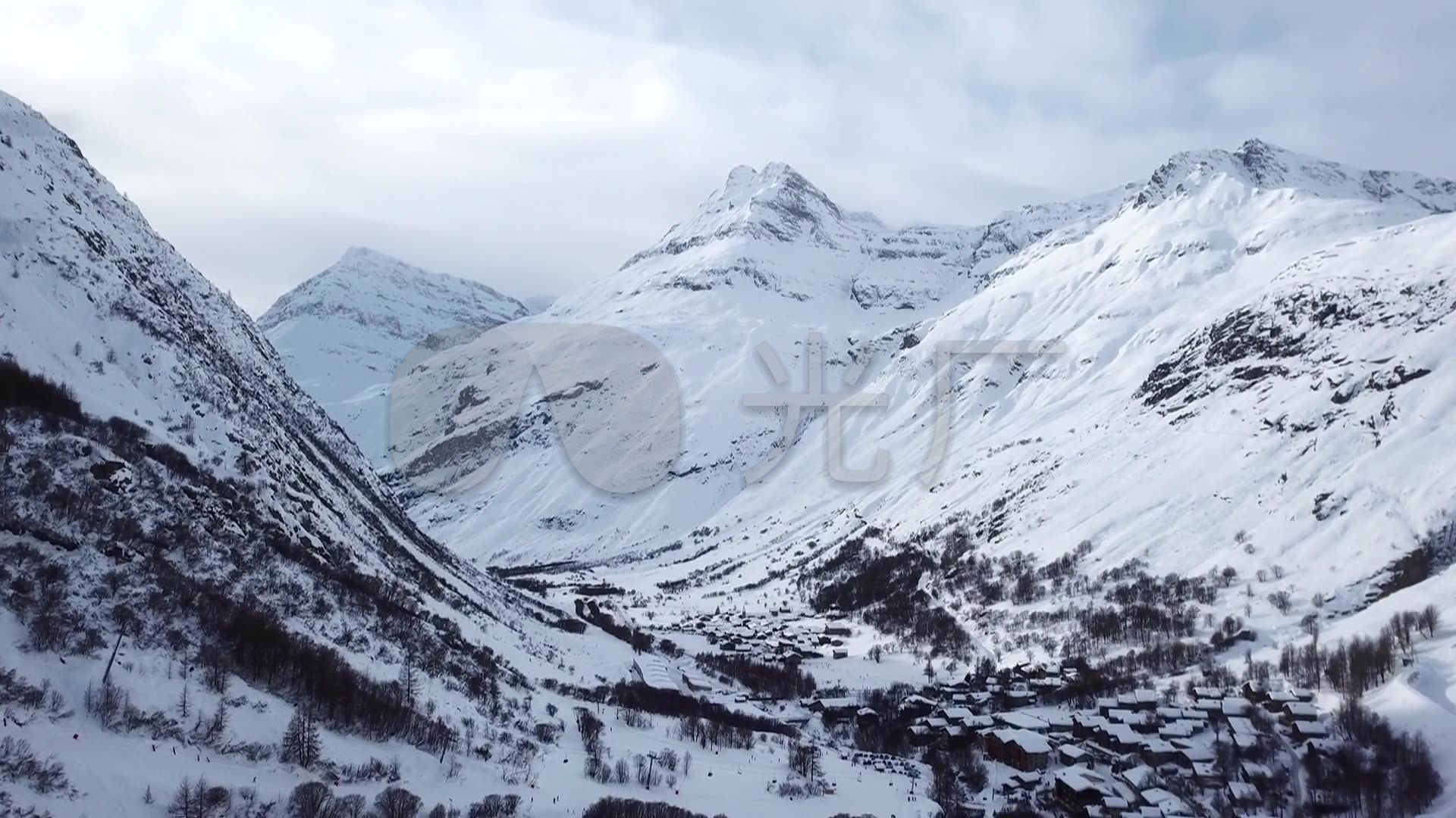 航拍雪山冰川白雪积雪冰雪山脉山谷山峰山顶_1920x1080_高清视频素材