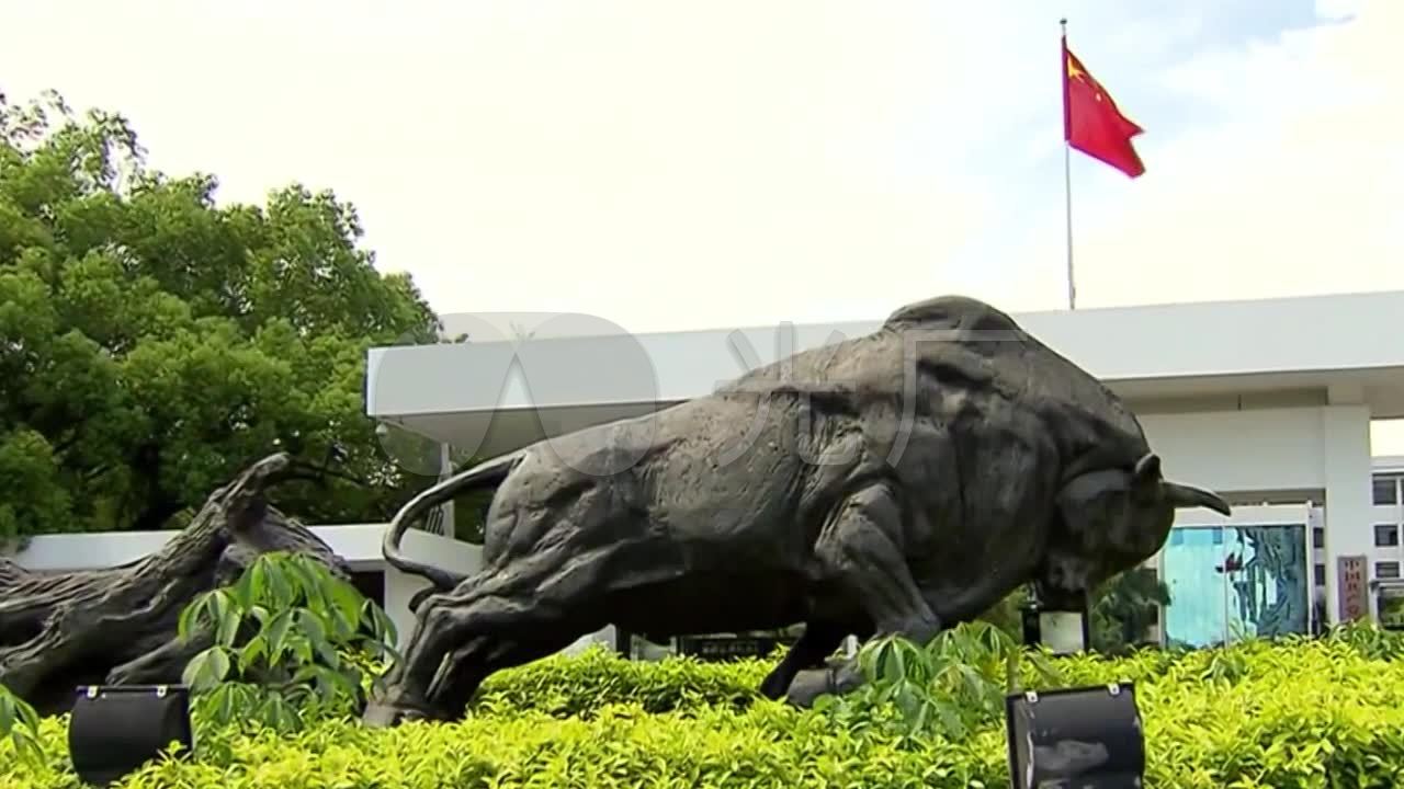 奔牛雕塑实拍视频素材_1280x720_高清视频素材下载(编号:2117236)