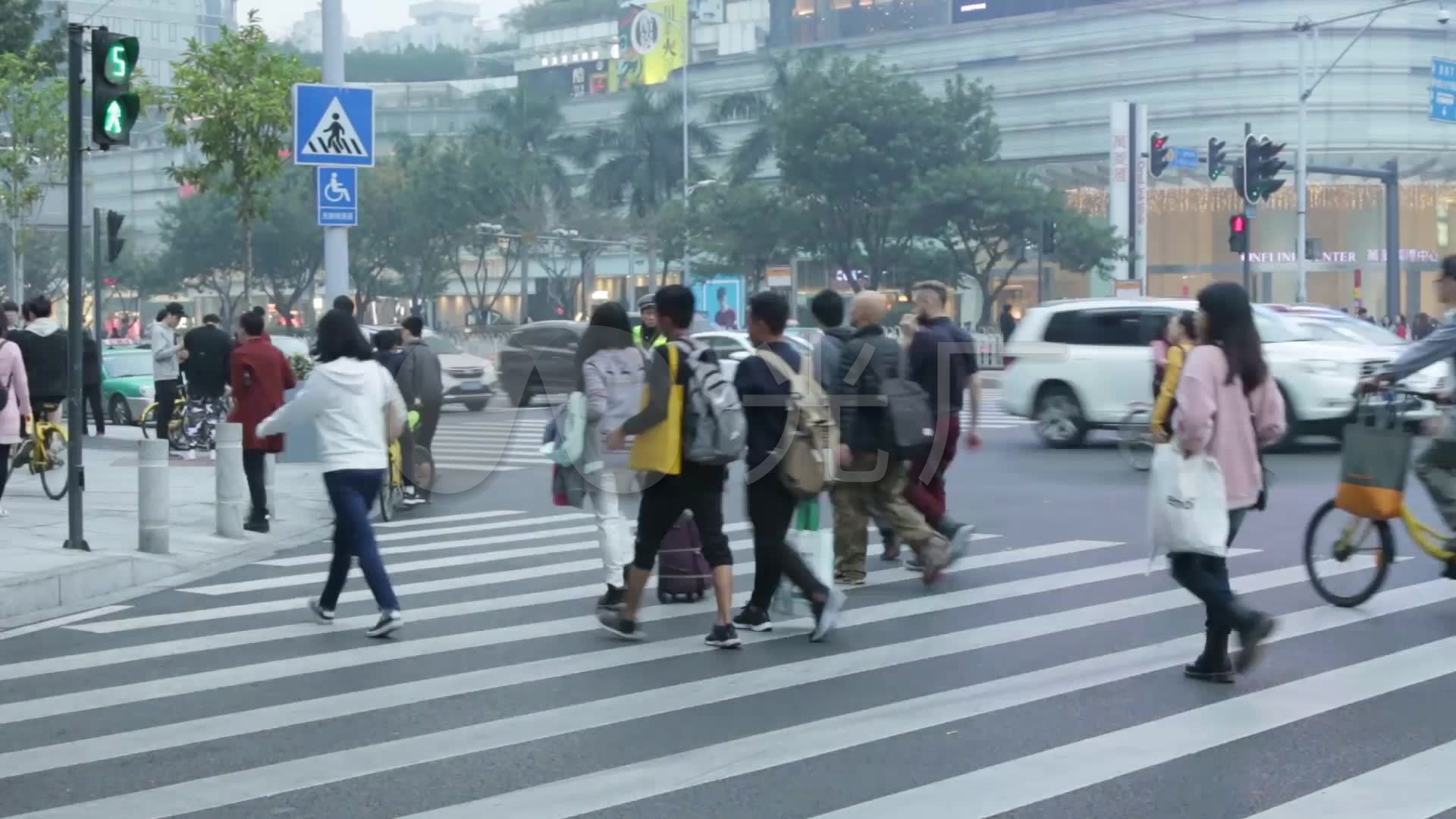 广州上下班红绿灯的密集人流2018012_1920x1080_高清