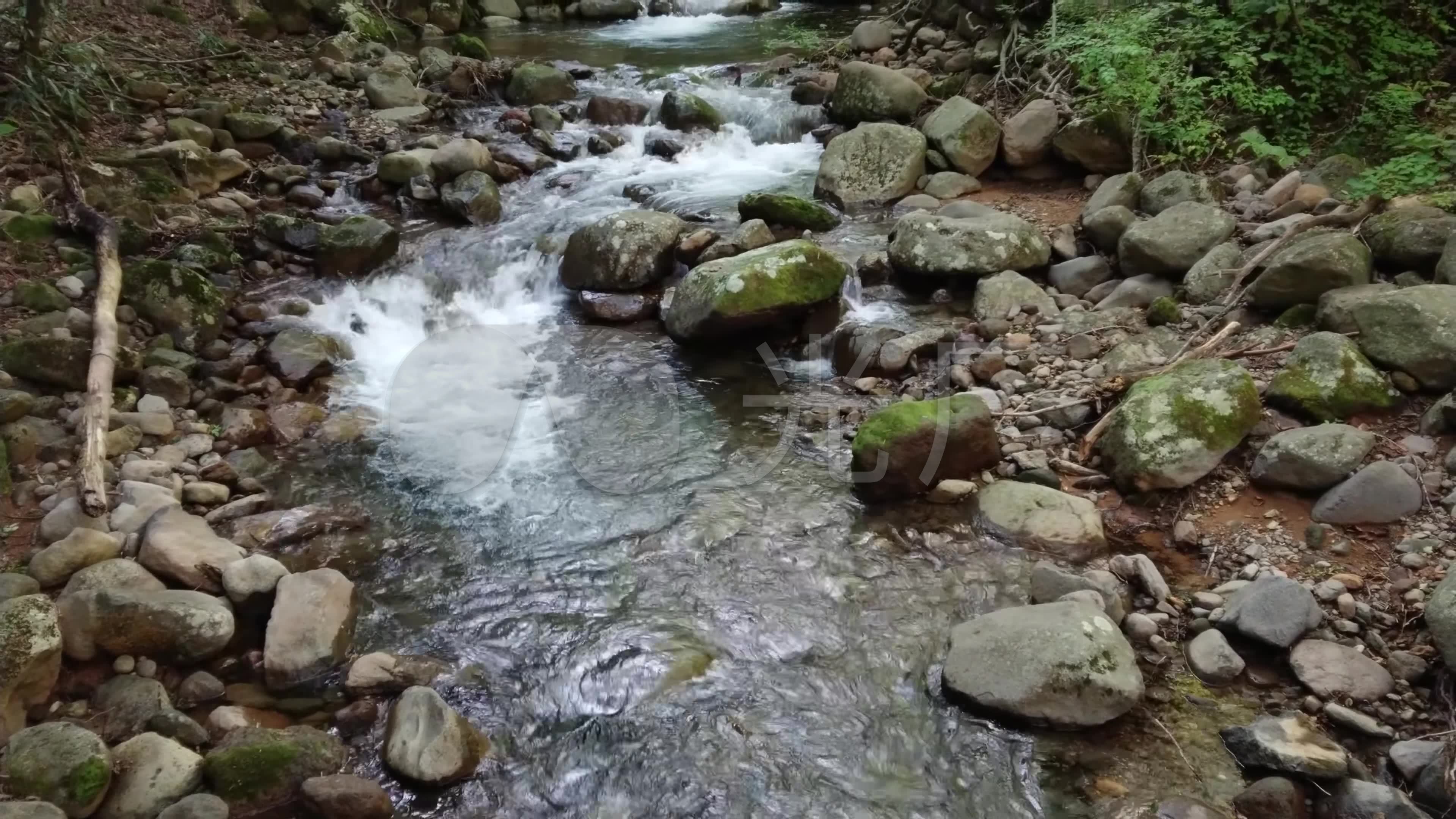 4k实拍山间溪流【超高清】