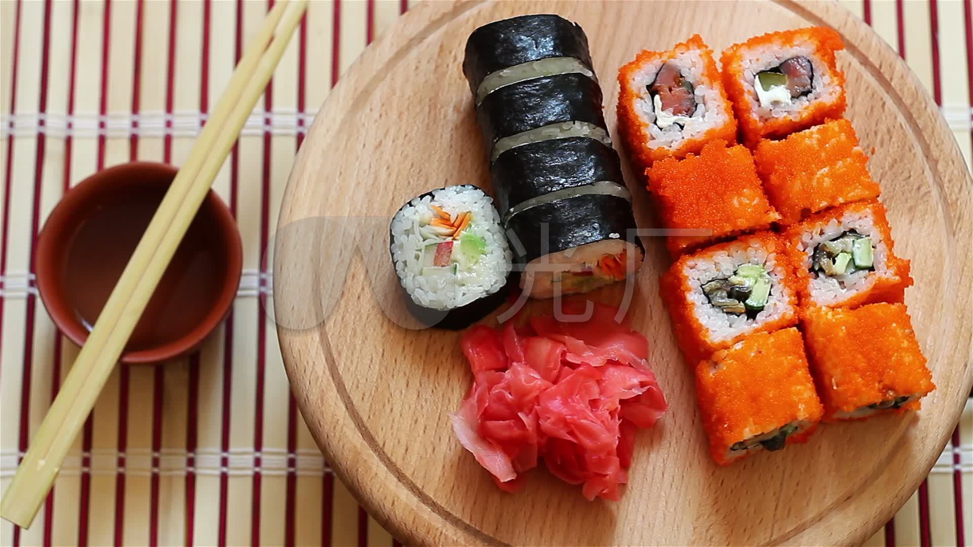 旋转的寿司日料