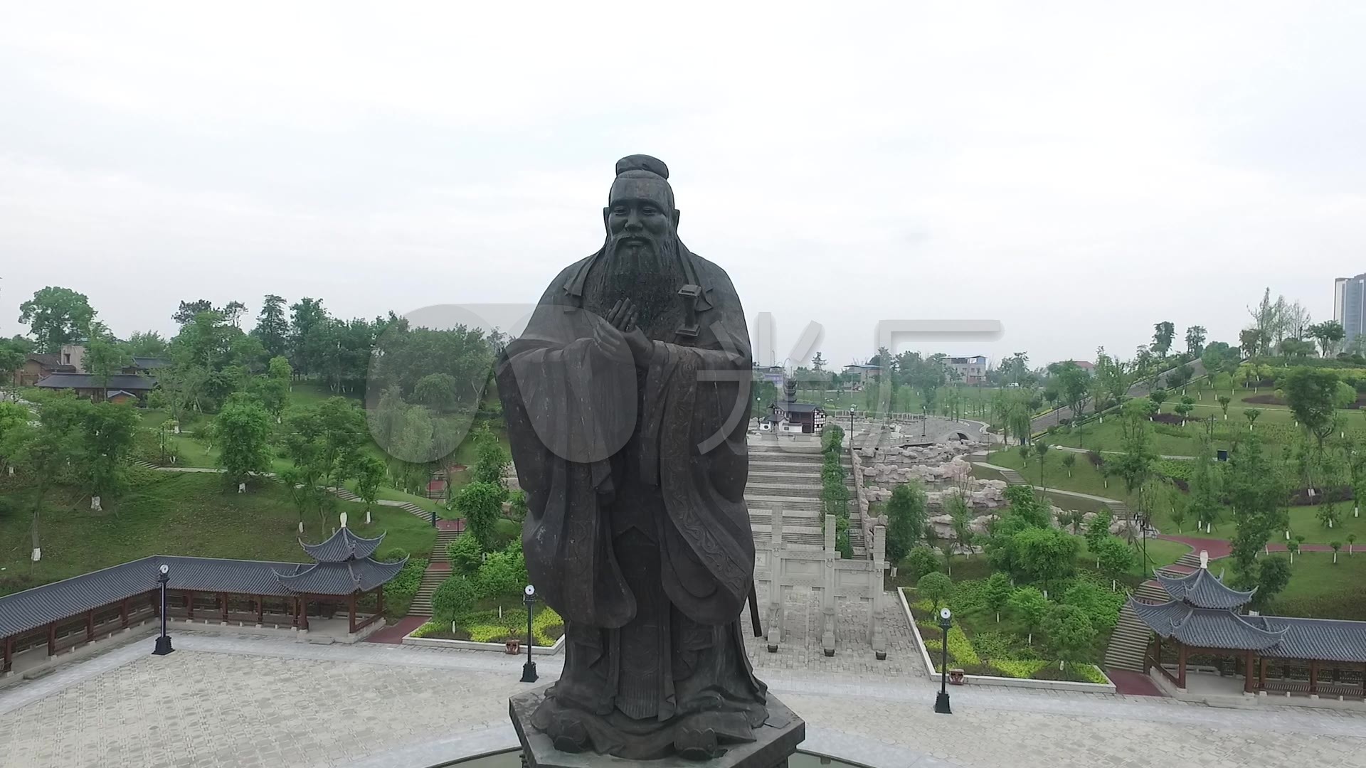 内江隆昌古宇湖北入口公园孔子像