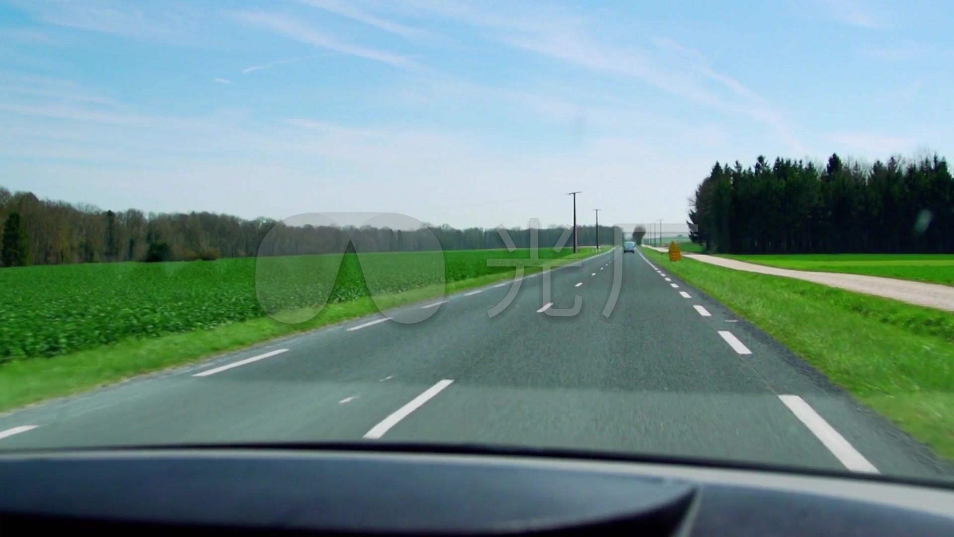 公路风景_路面_行驶中的汽车窗外景色